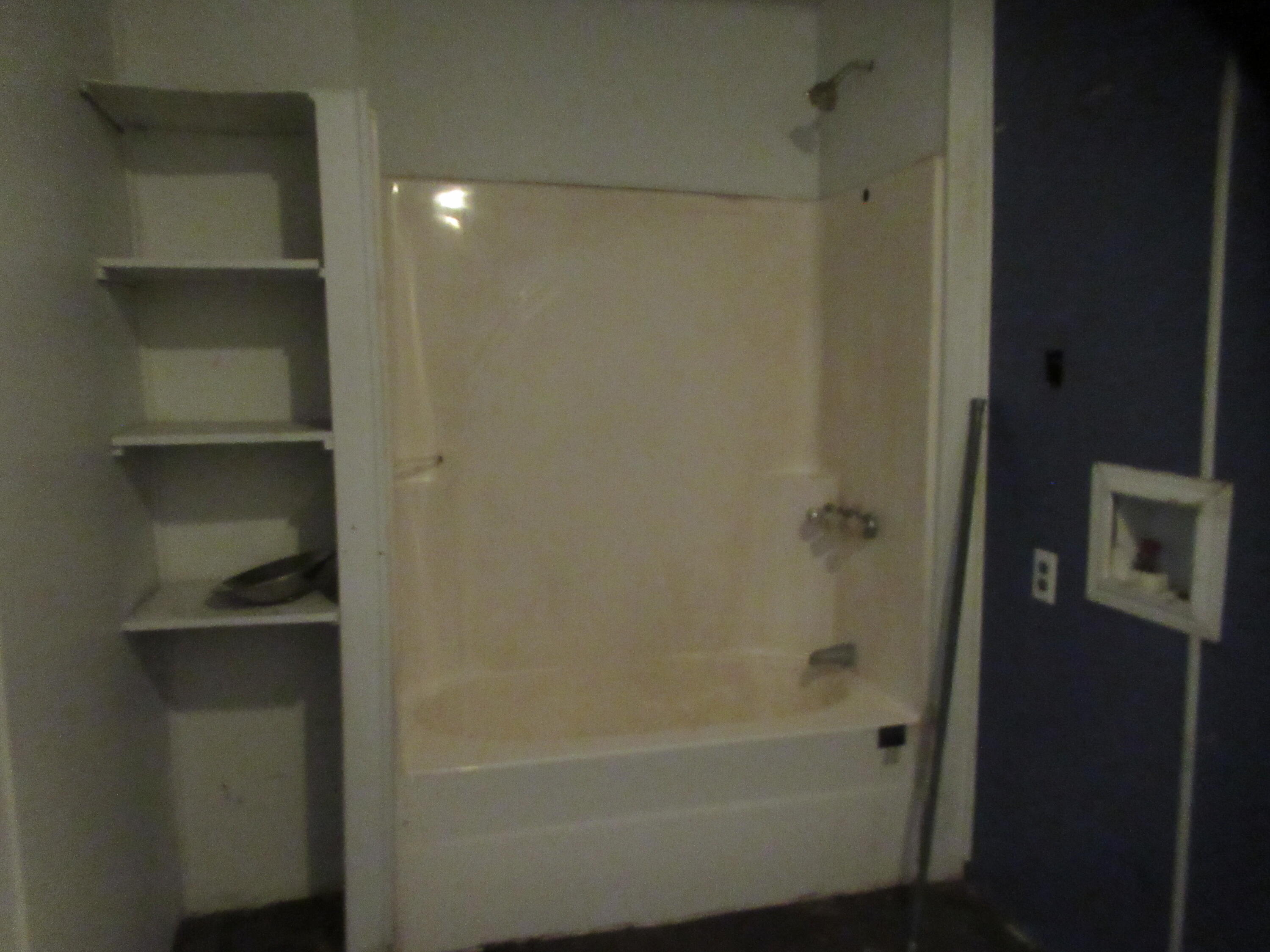 437 N Broadway Street Property Photo 11