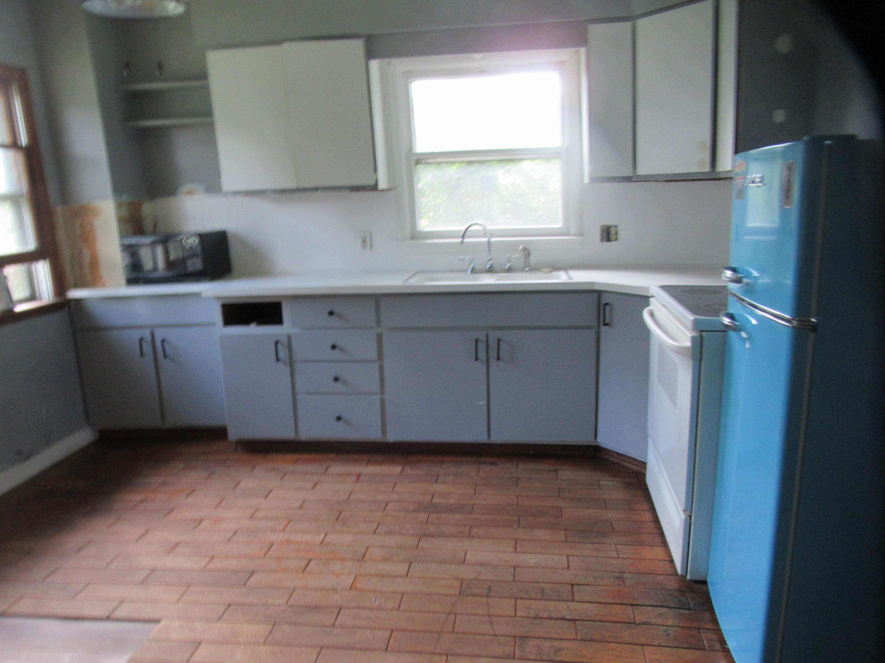 437 N Broadway Street Property Photo 19