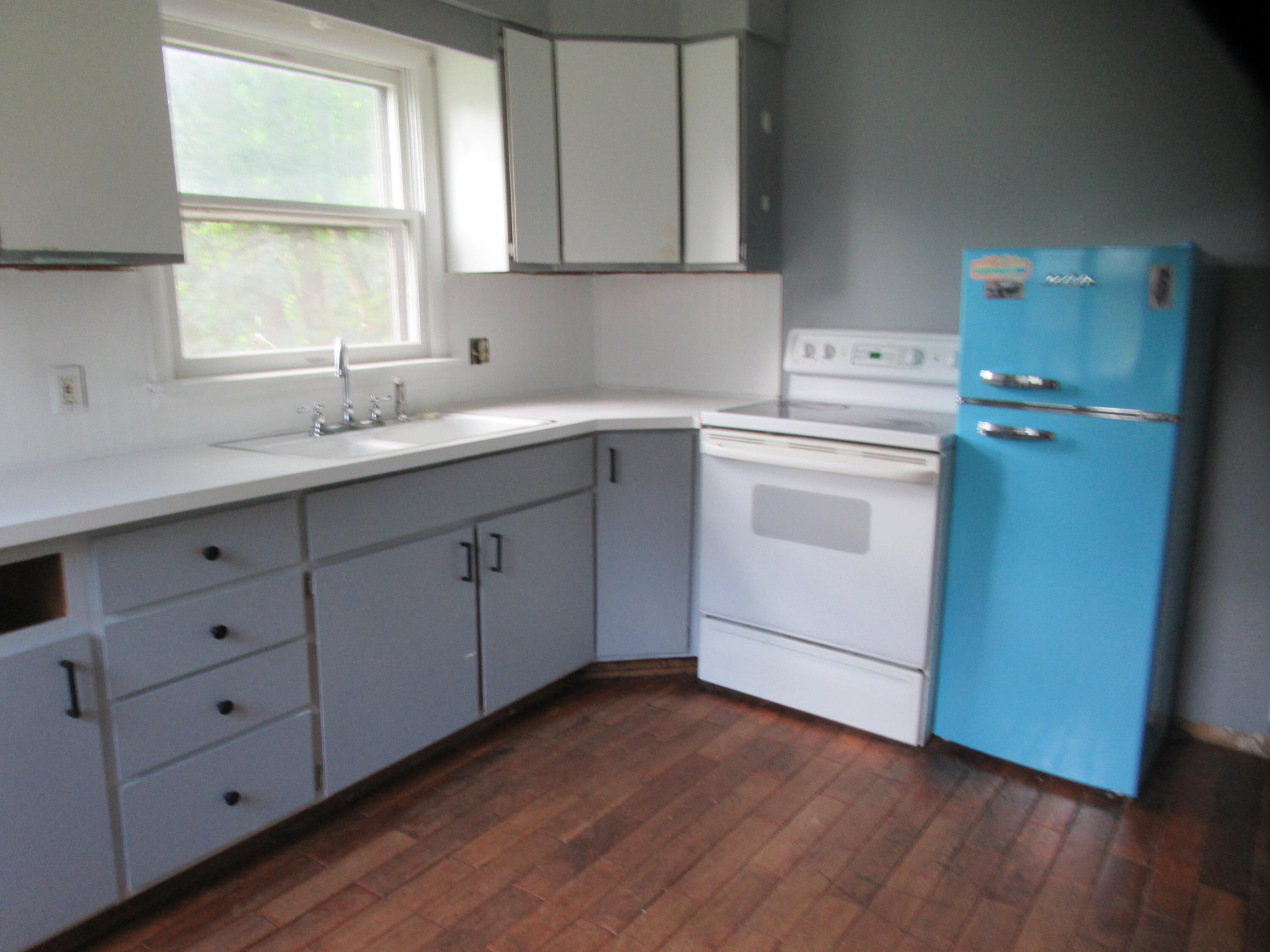 437 N Broadway Street Property Photo 20