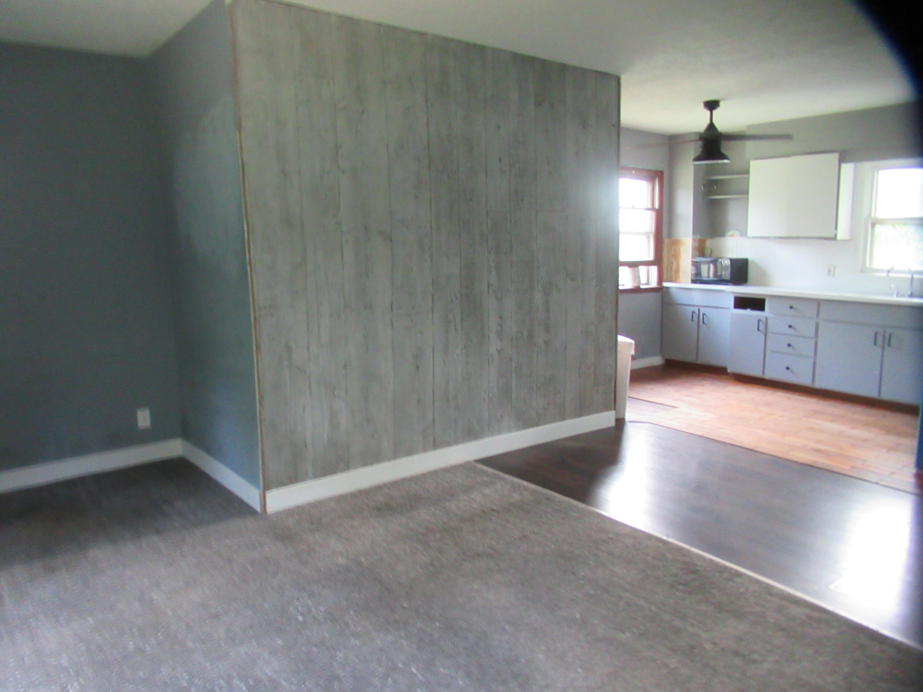 437 N Broadway Street Property Photo 22