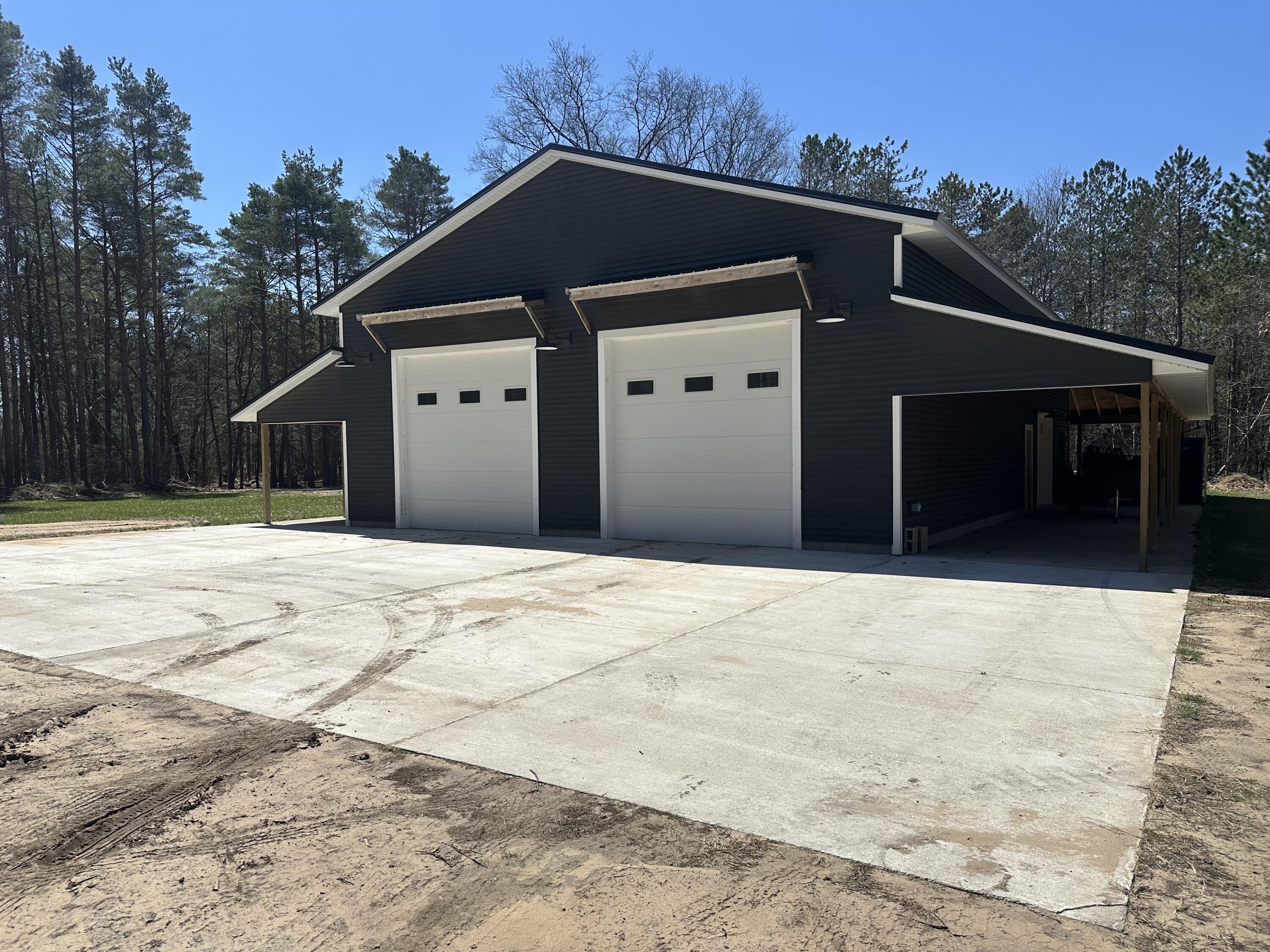 604 W Beaver Road Property Photo 2