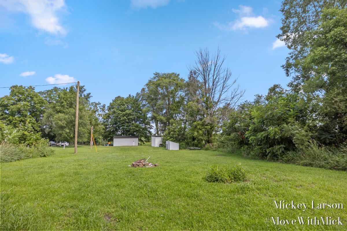 12960 Alger Road Property Photo 5