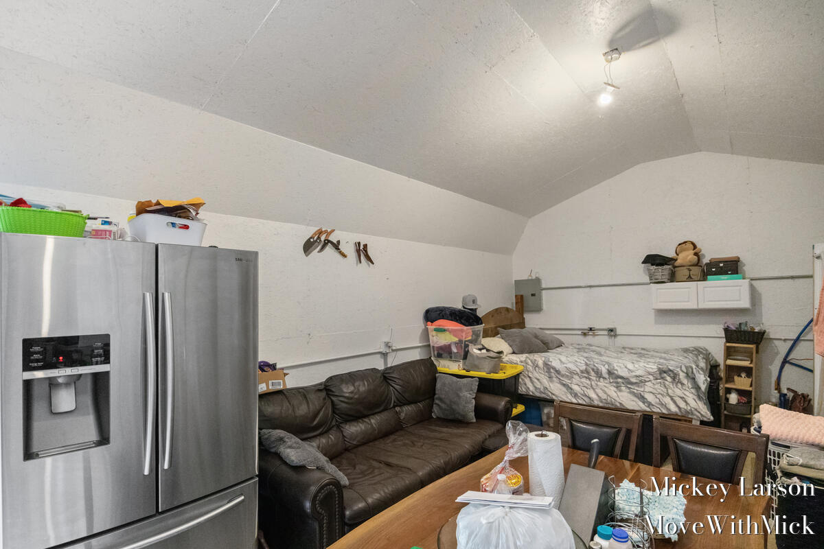 12960 Alger Road Property Photo 8