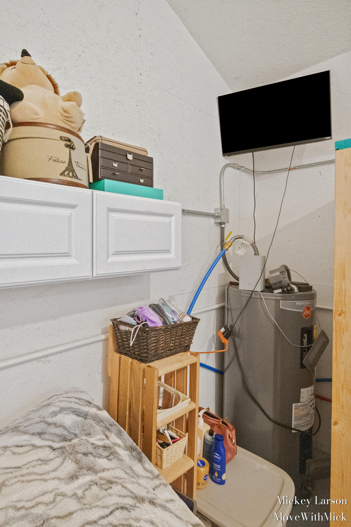 12960 Alger Road Property Photo 10