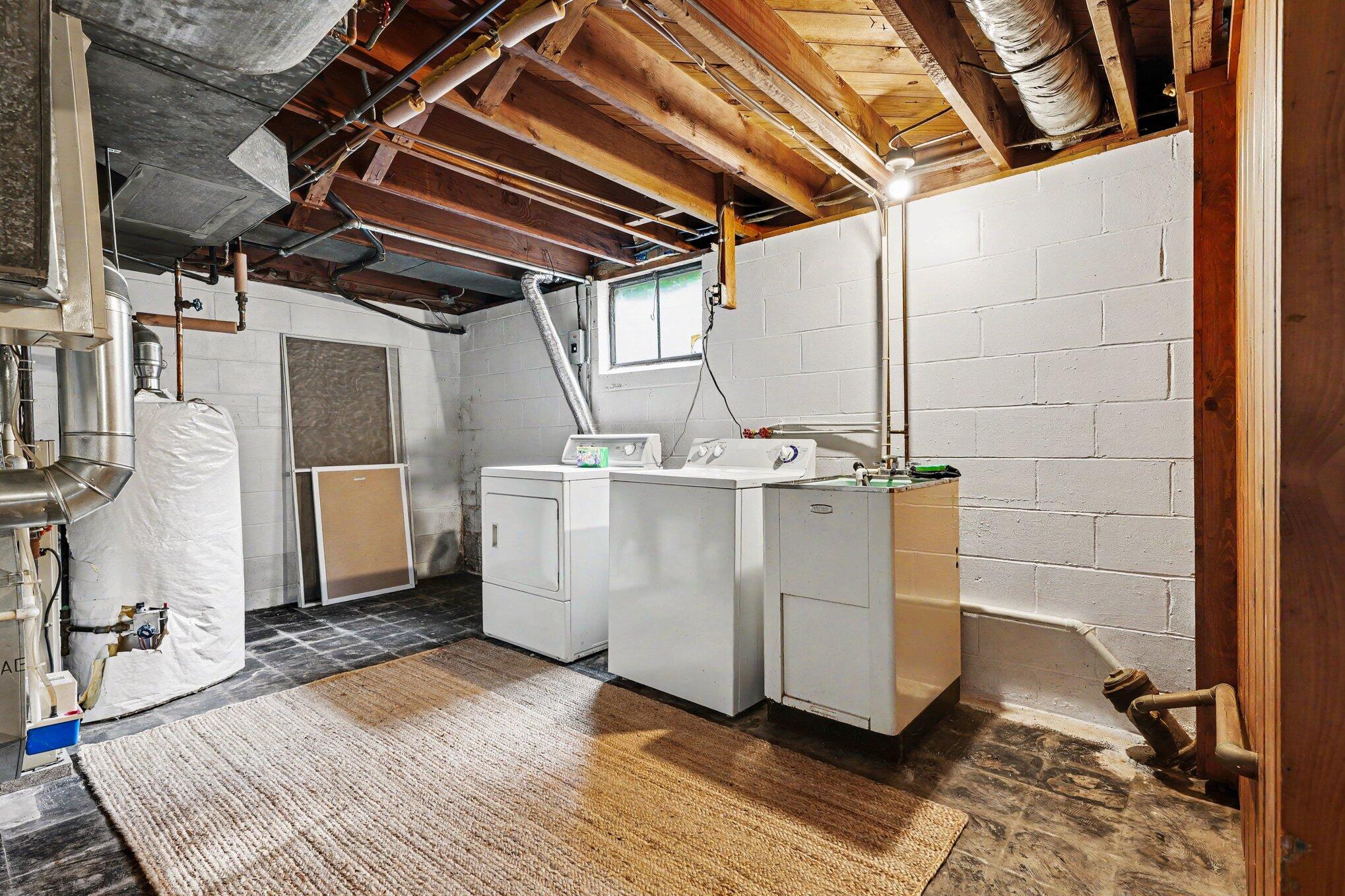 1725 Avalon Avenue Property Photo 25