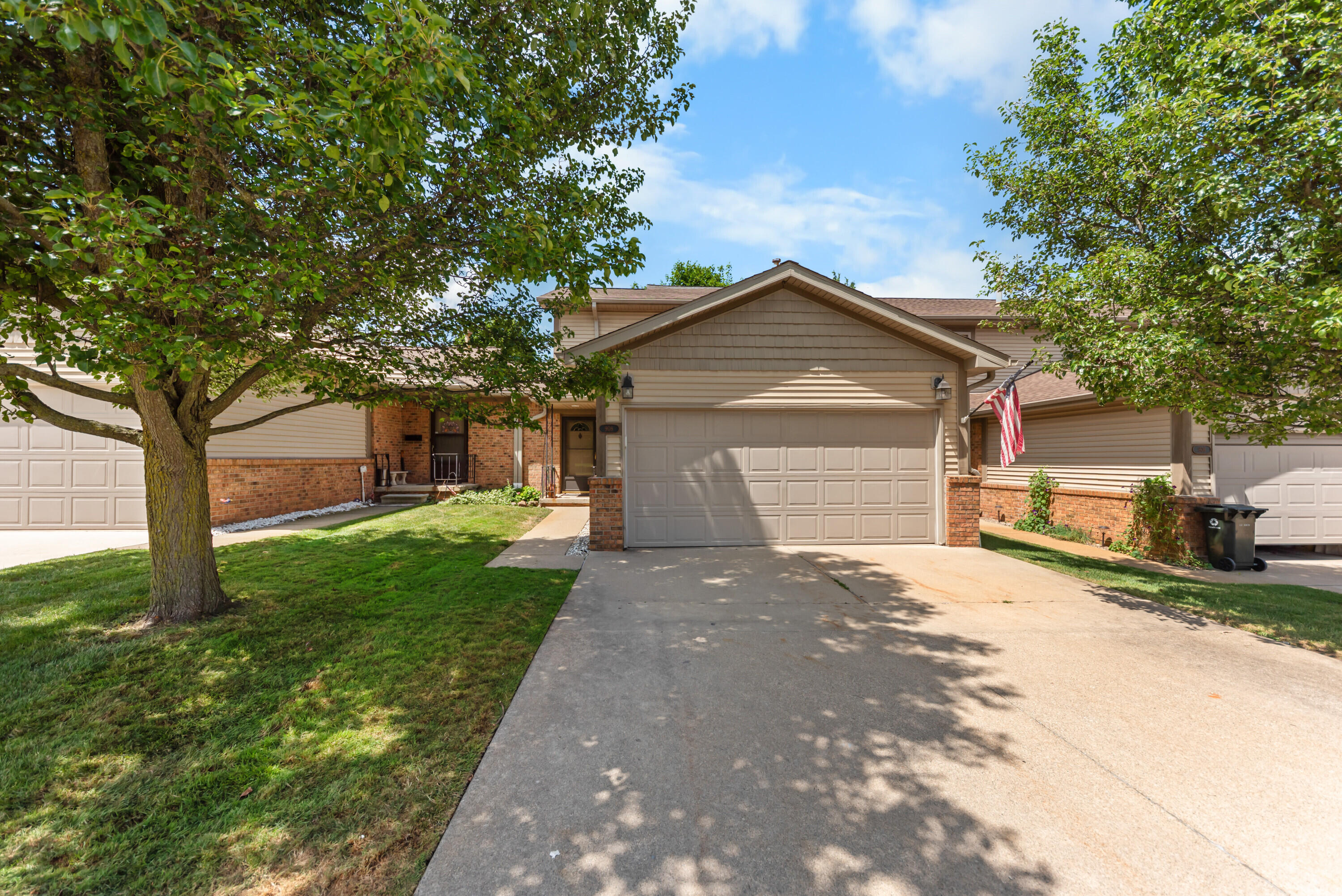 908 Moore Drive Property Photo 1