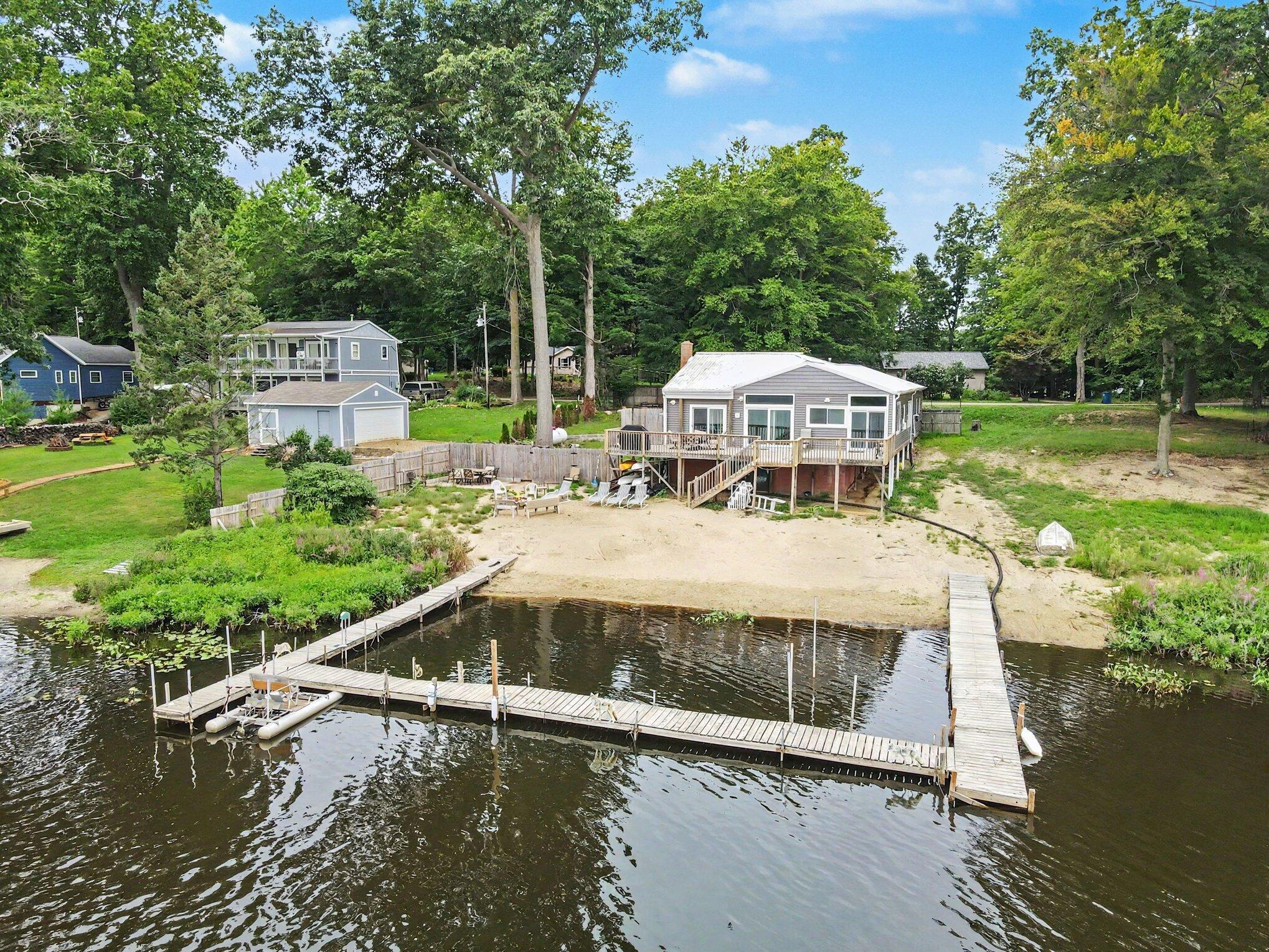 6319 Woods Trail Drive Property Photo 3