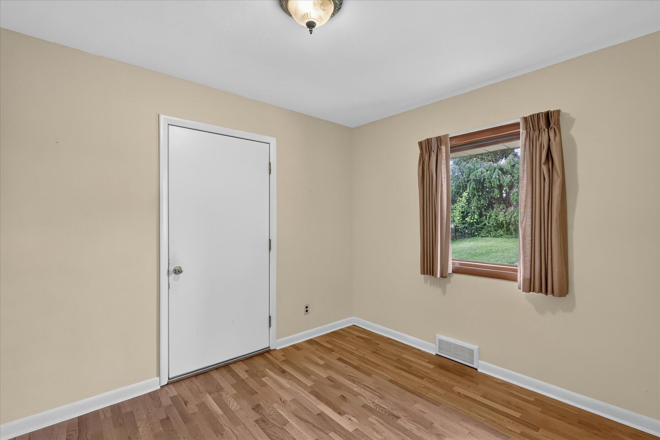 1920 Langley Avenue Property Photo 14