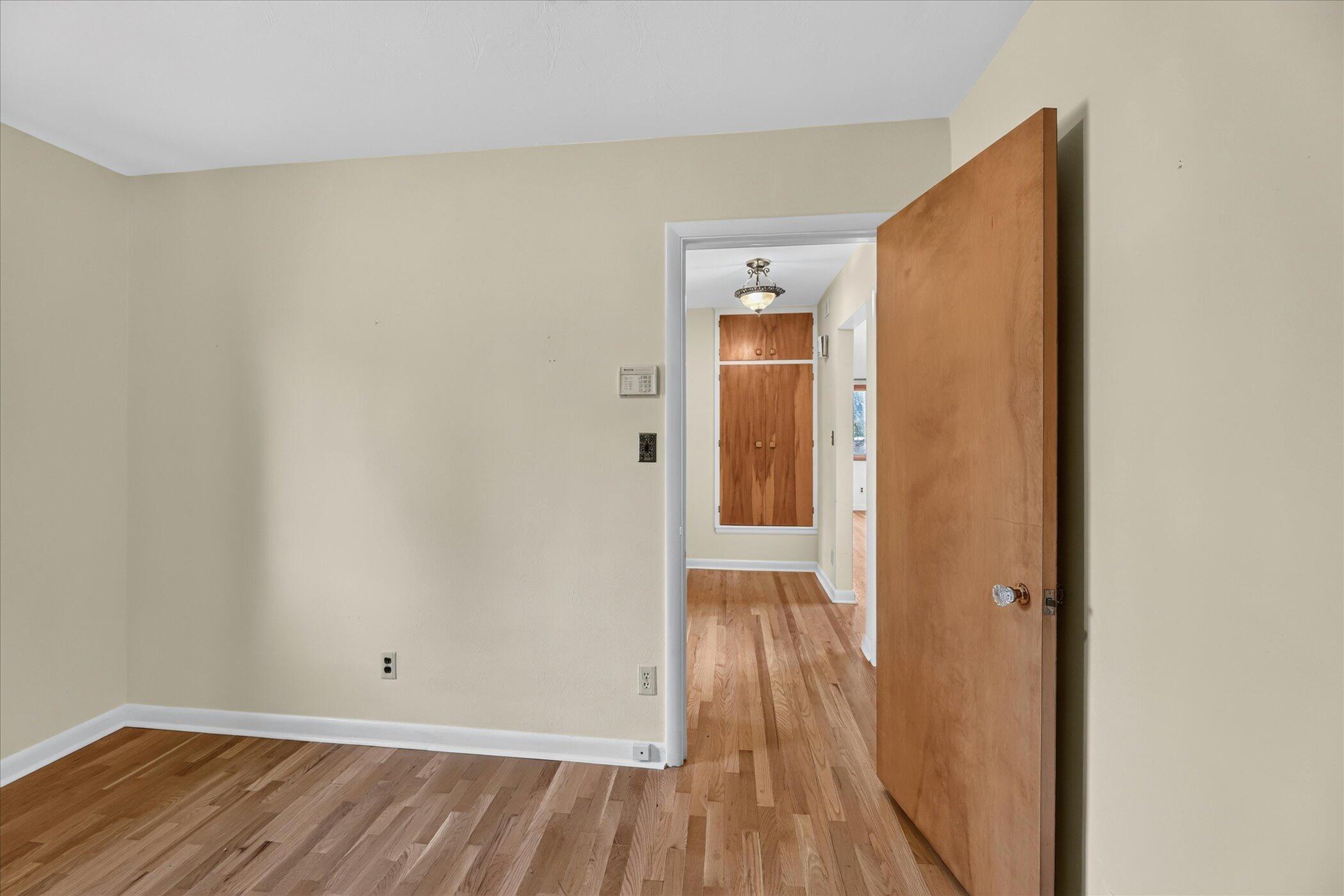 1920 Langley Avenue Property Photo 15