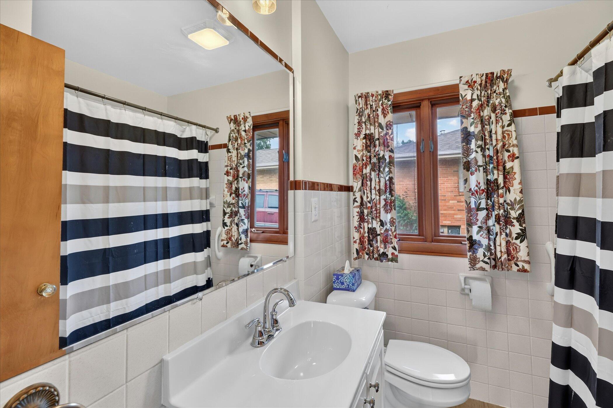 1920 Langley Avenue Property Photo 16