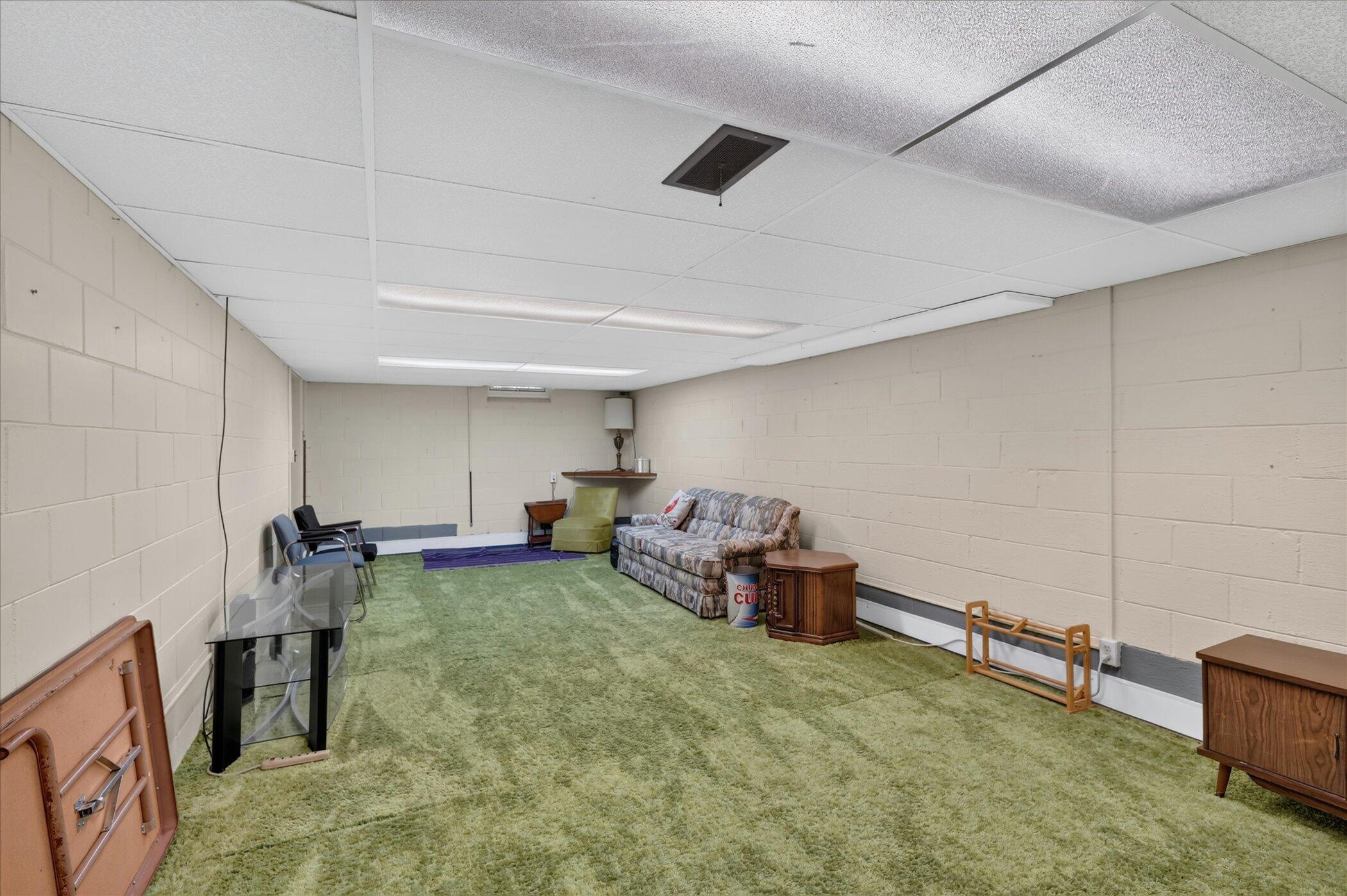 1920 Langley Avenue Property Photo 21