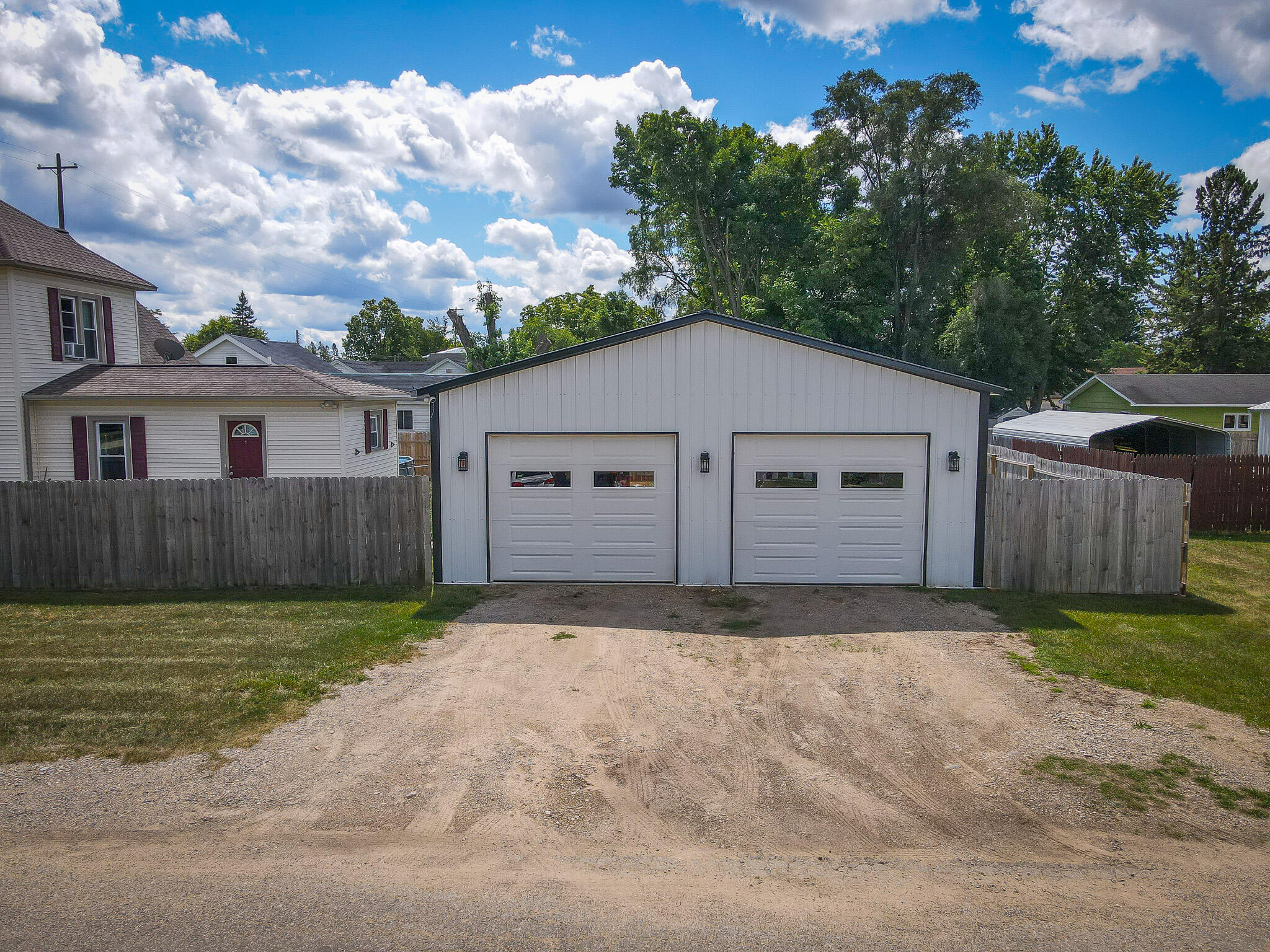 545 N Hemlock Street Property Photo 11