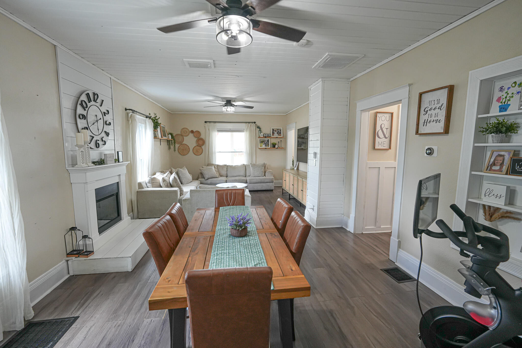 545 N Hemlock Street Property Photo 32