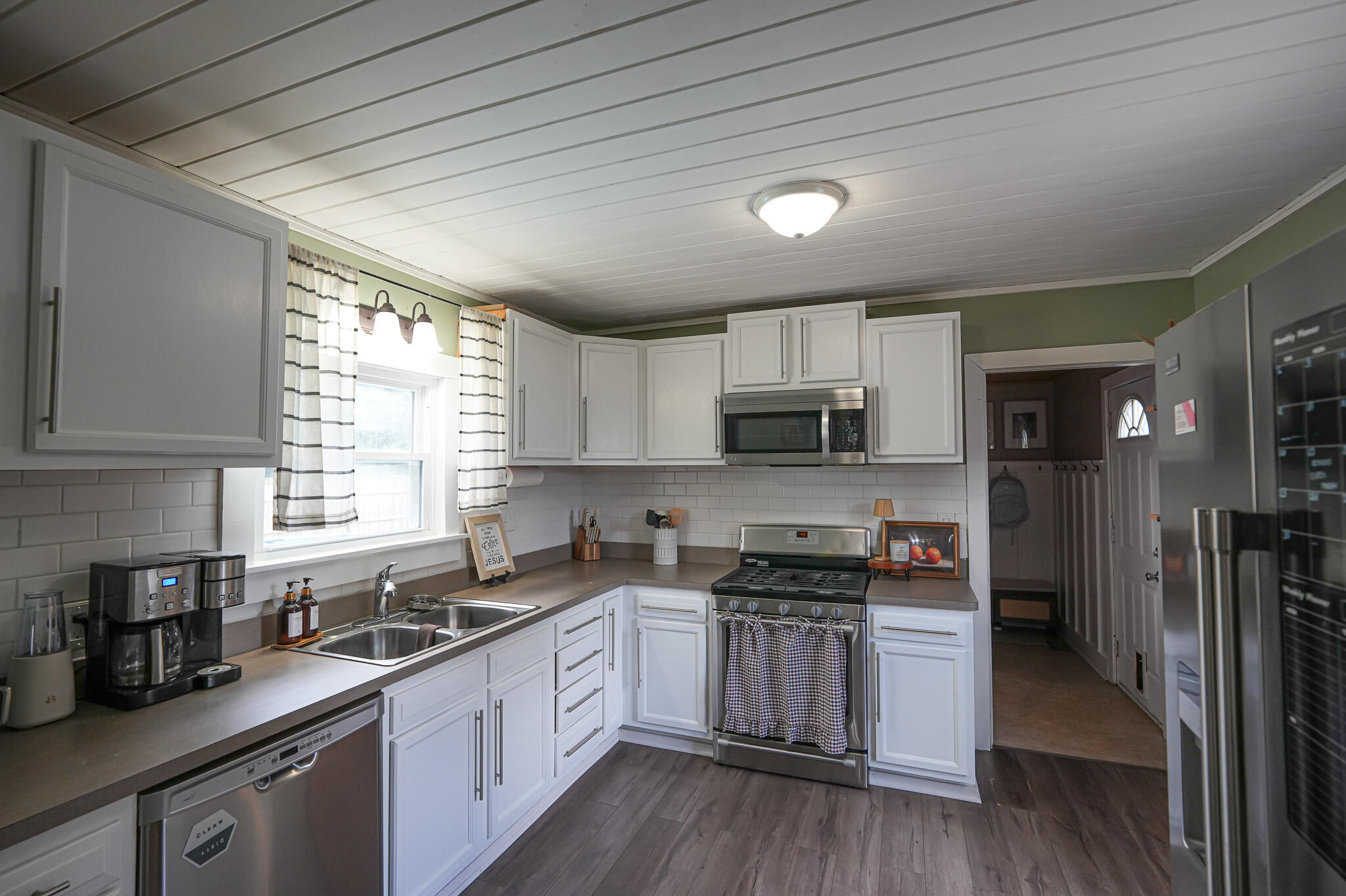545 N Hemlock Street Property Photo 34