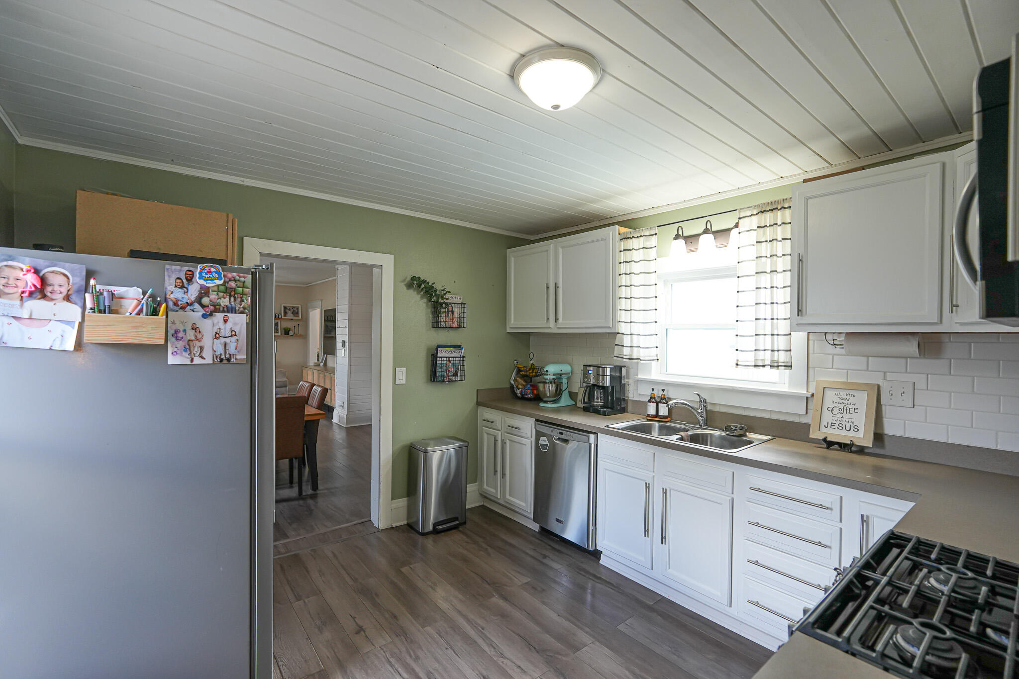 545 N Hemlock Street Property Photo 35