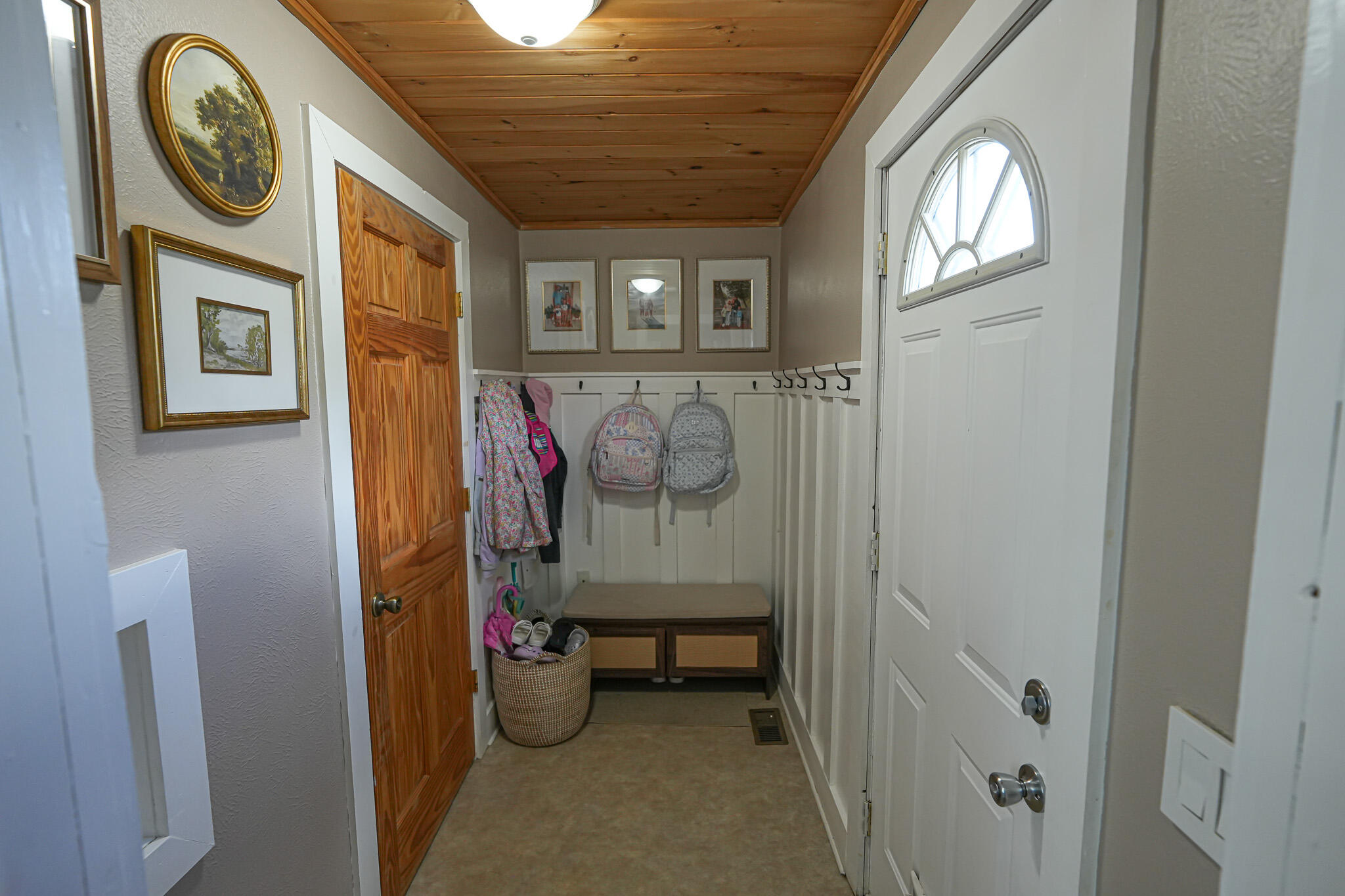 545 N Hemlock Street Property Photo 39