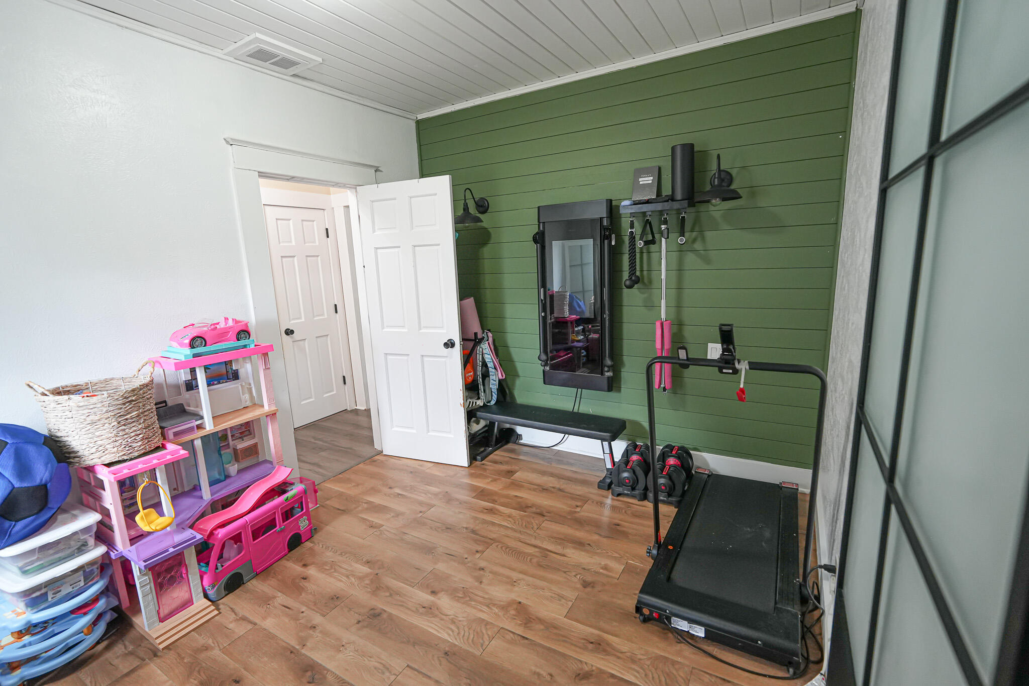 545 N Hemlock Street Property Photo 42