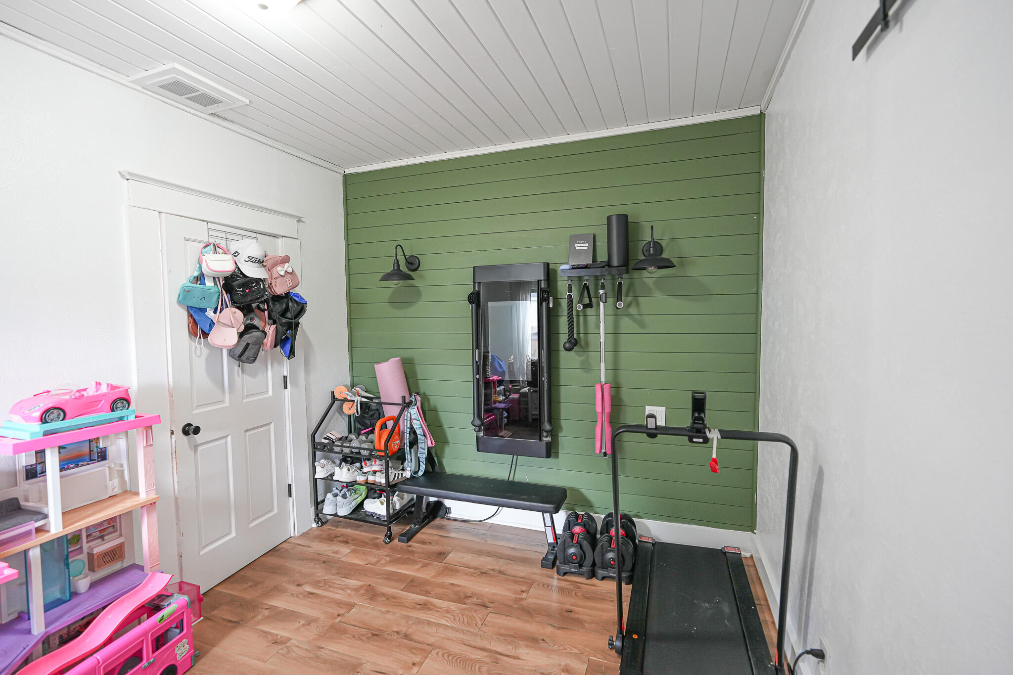 545 N Hemlock Street Property Photo 44