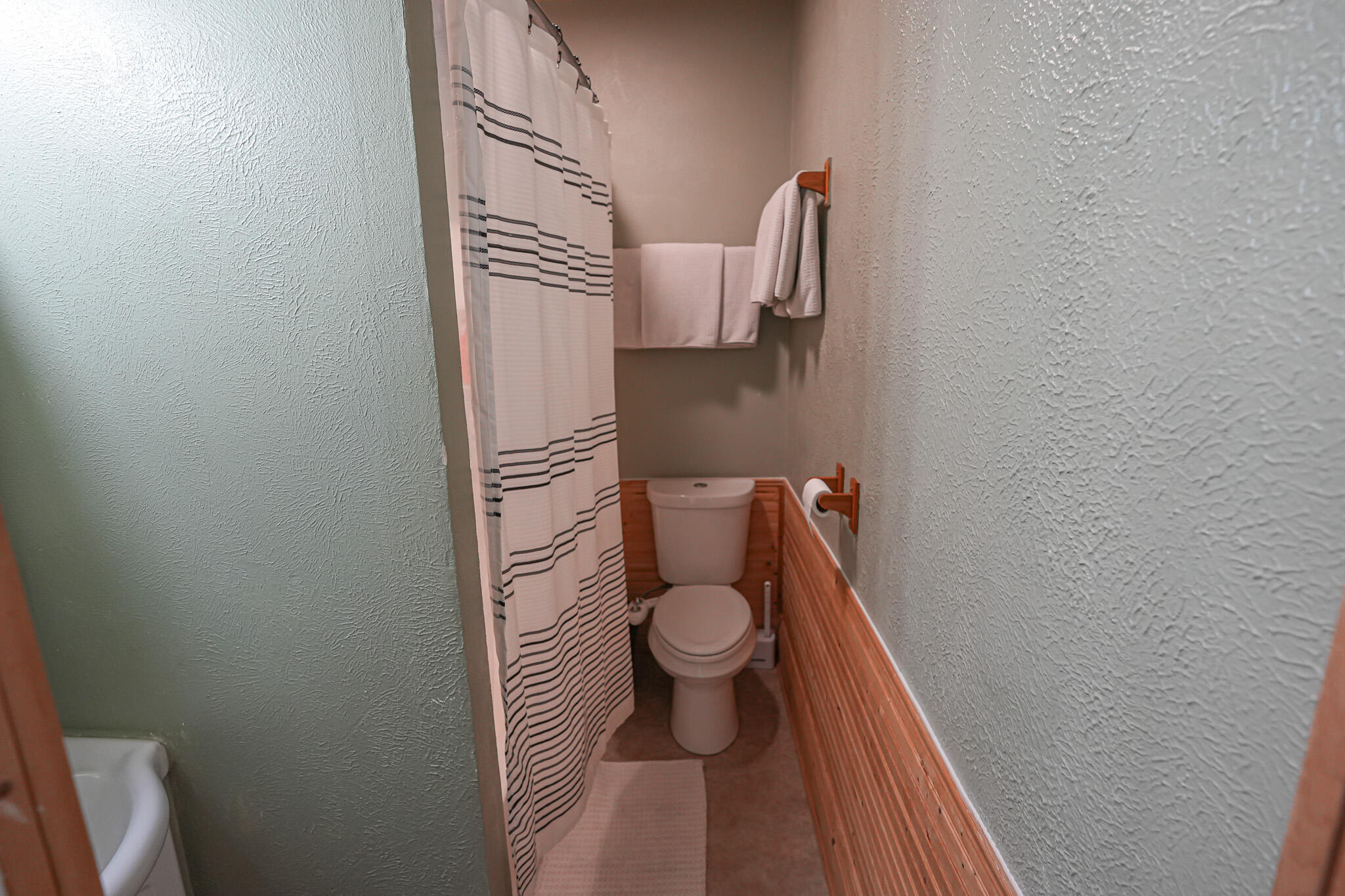 545 N Hemlock Street Property Photo 45