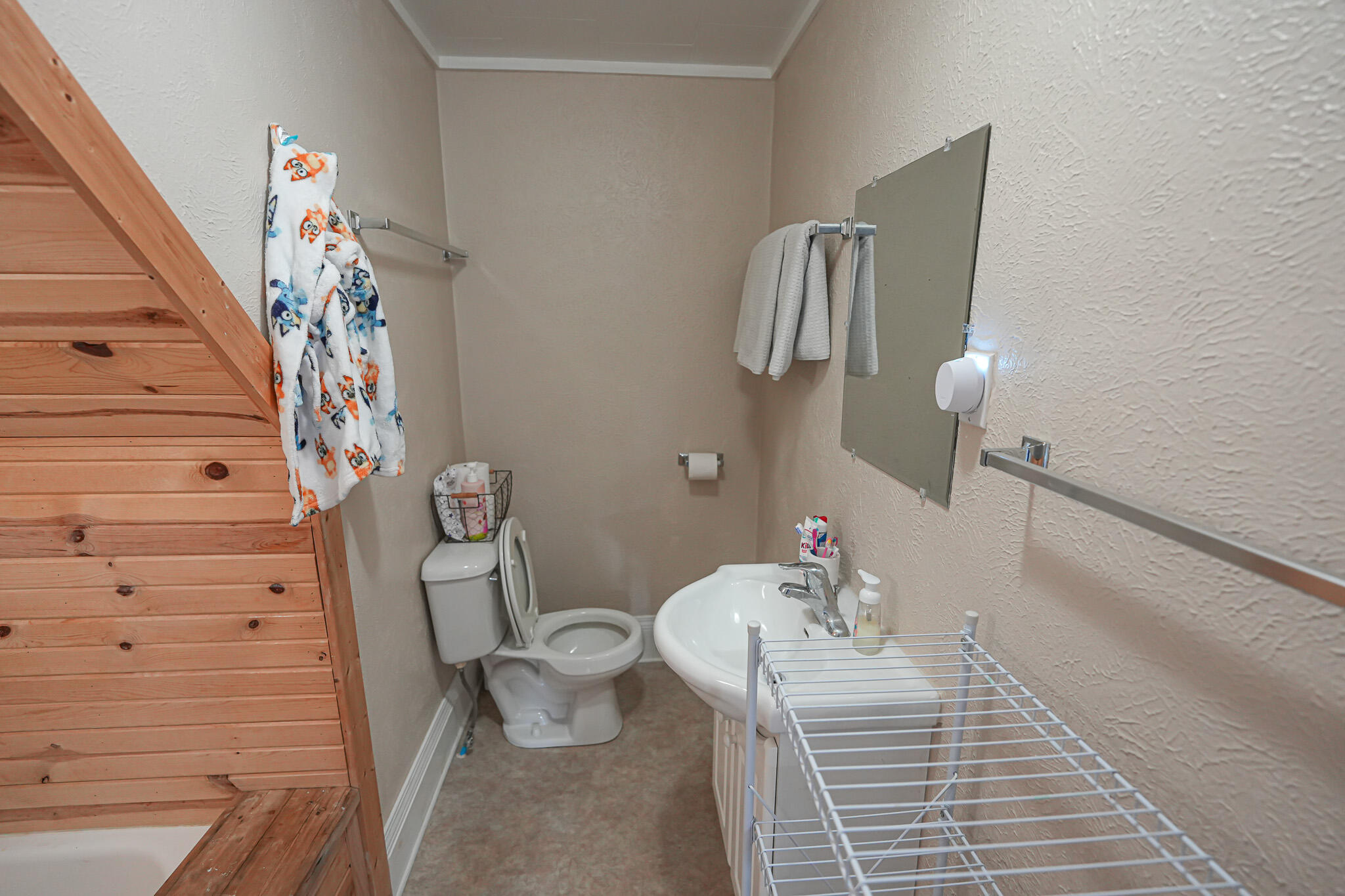 545 N Hemlock Street Property Photo 51