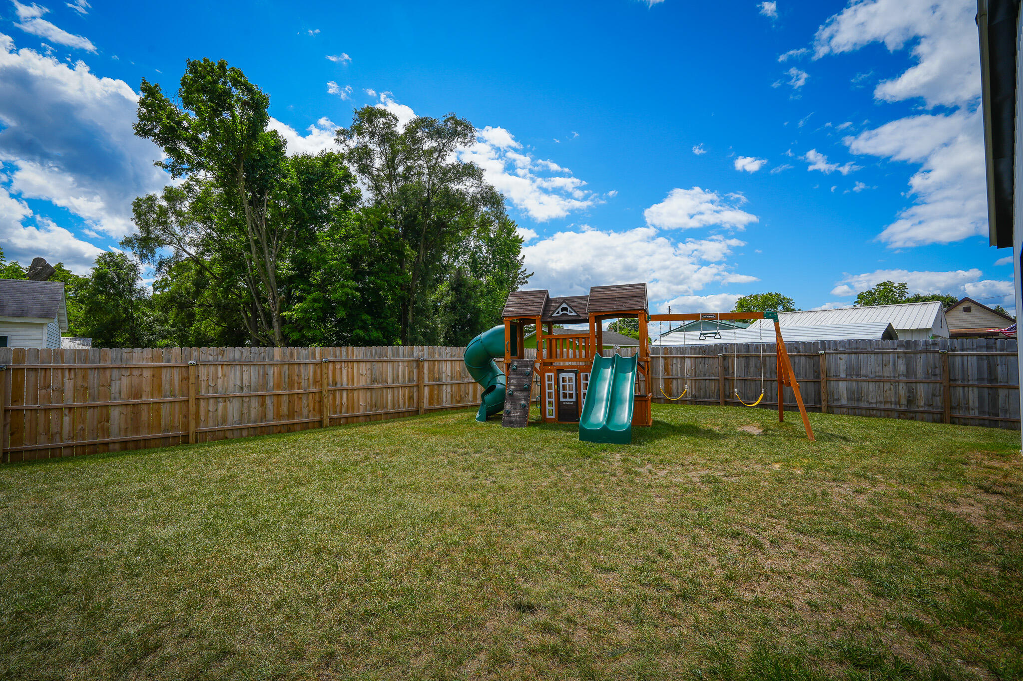 545 N Hemlock Street Property Photo 63