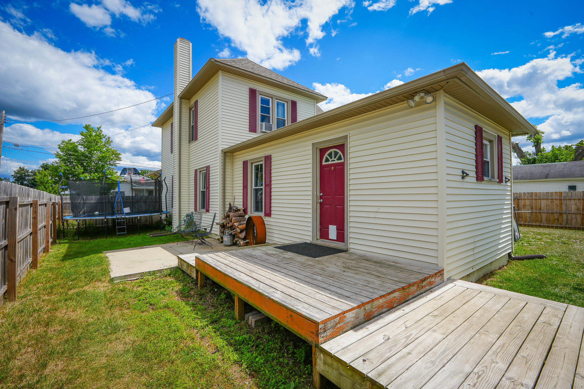 545 N Hemlock Street Property Photo 82