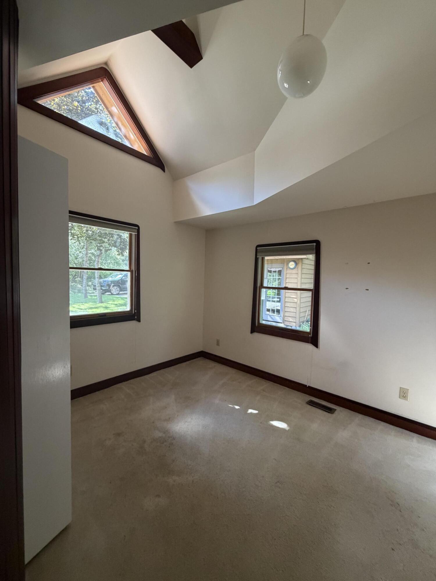 8621 Shirley Court Property Photo 7