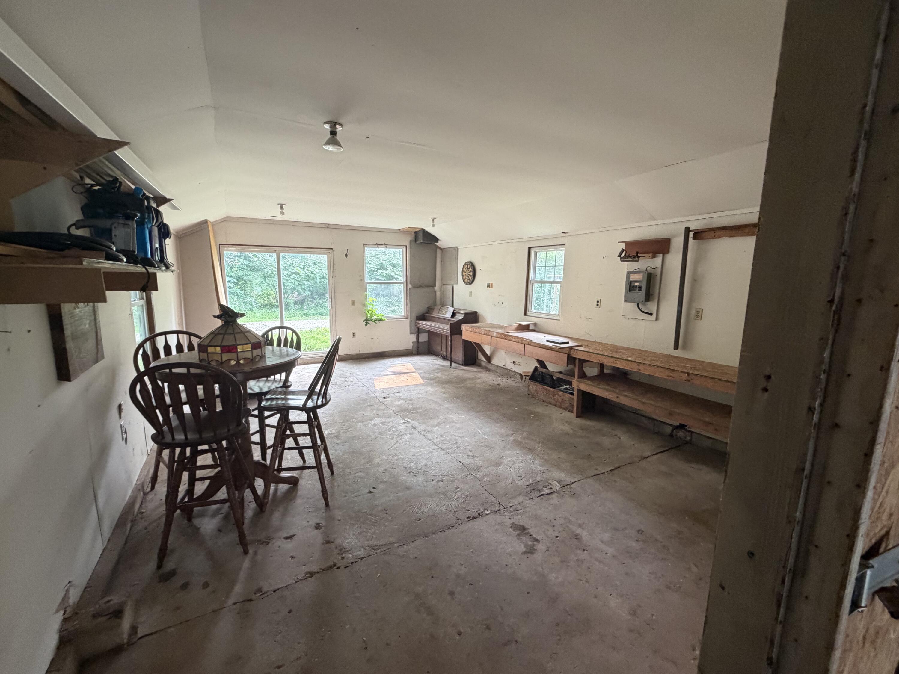 8621 Shirley Court Property Photo 10