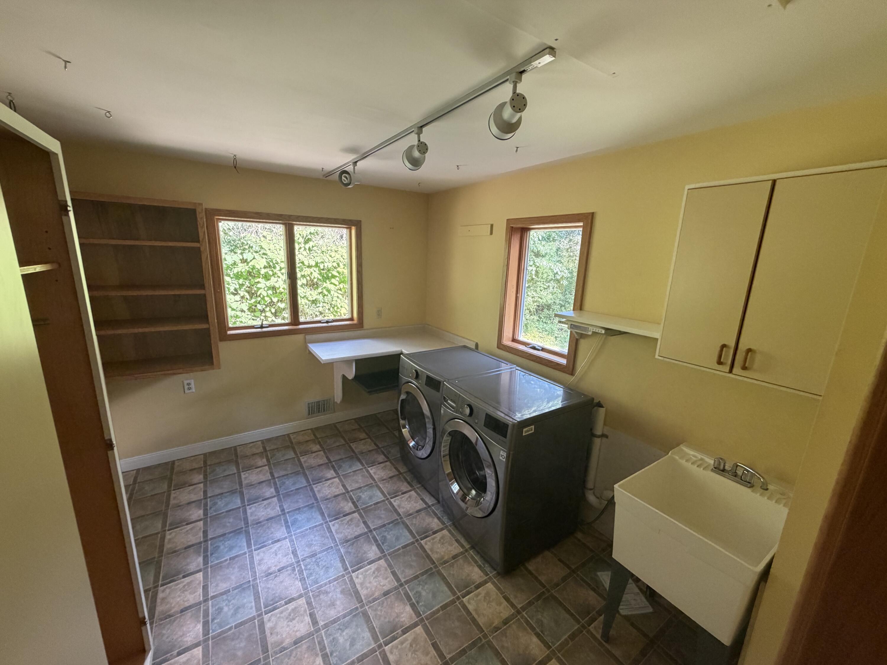 8621 Shirley Court Property Photo 12