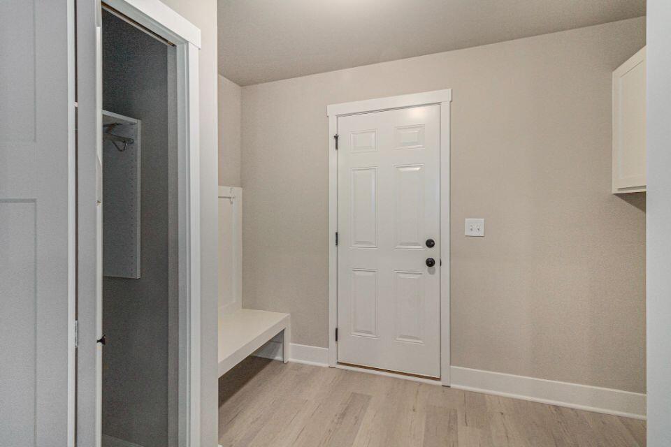 945 Ridgetop Circle Property Photo 15