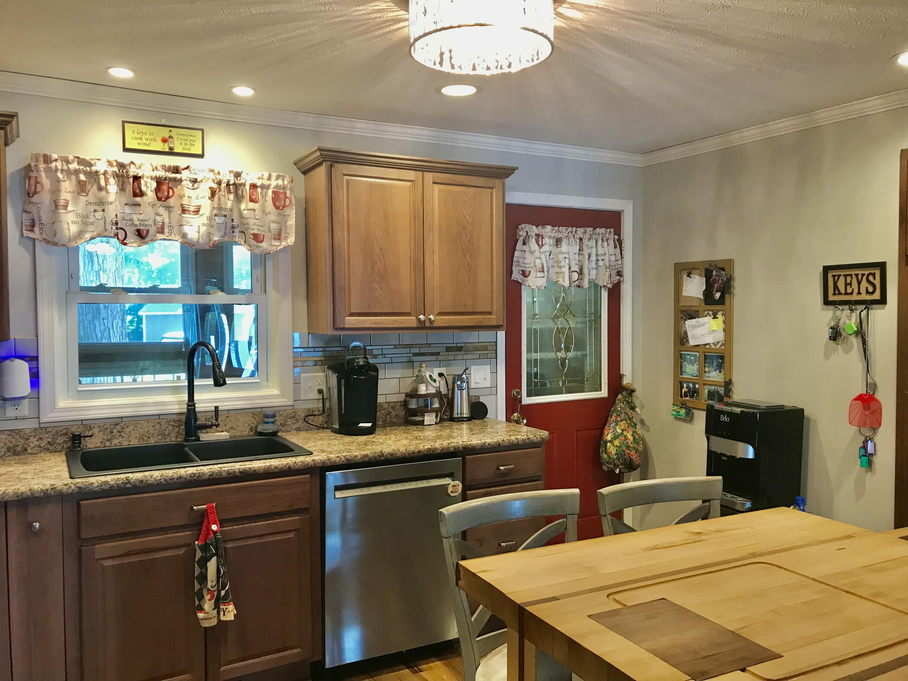 16218 East Lake Drive Property Photo 6
