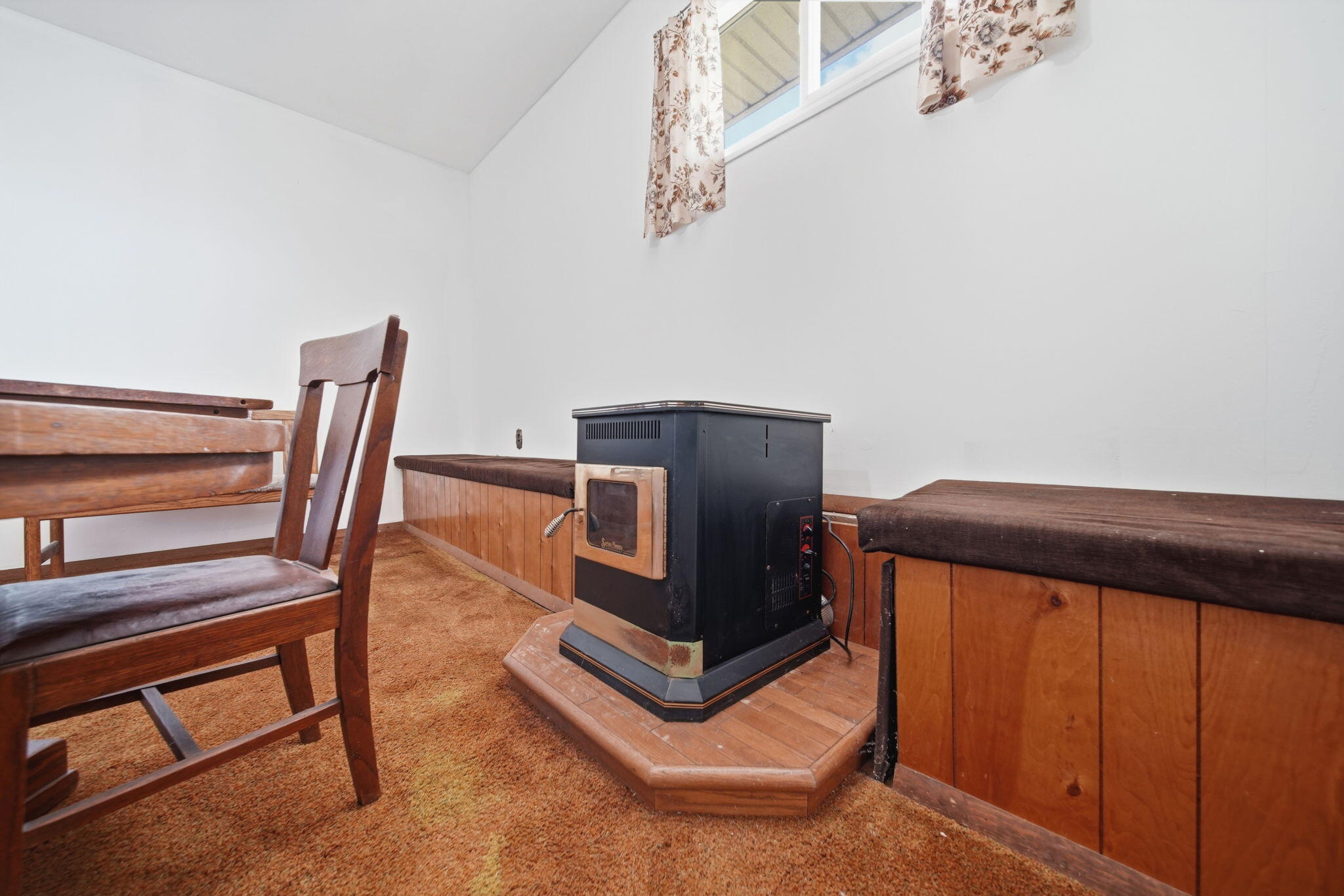 11024 Dennison Road Property Photo 8