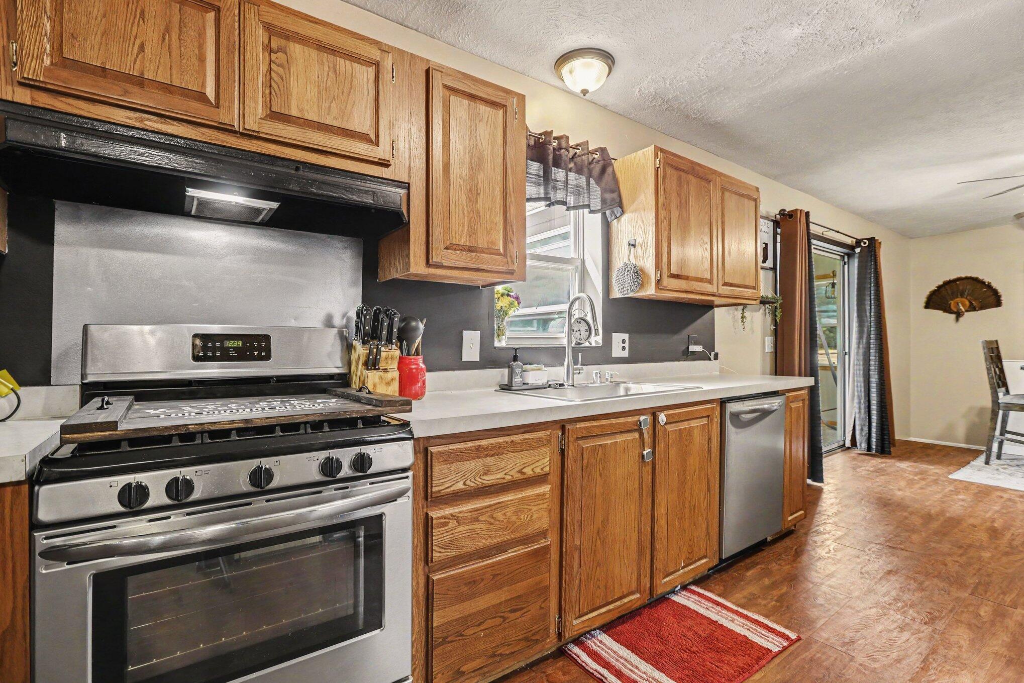 321 Wright Street Property Photo 10