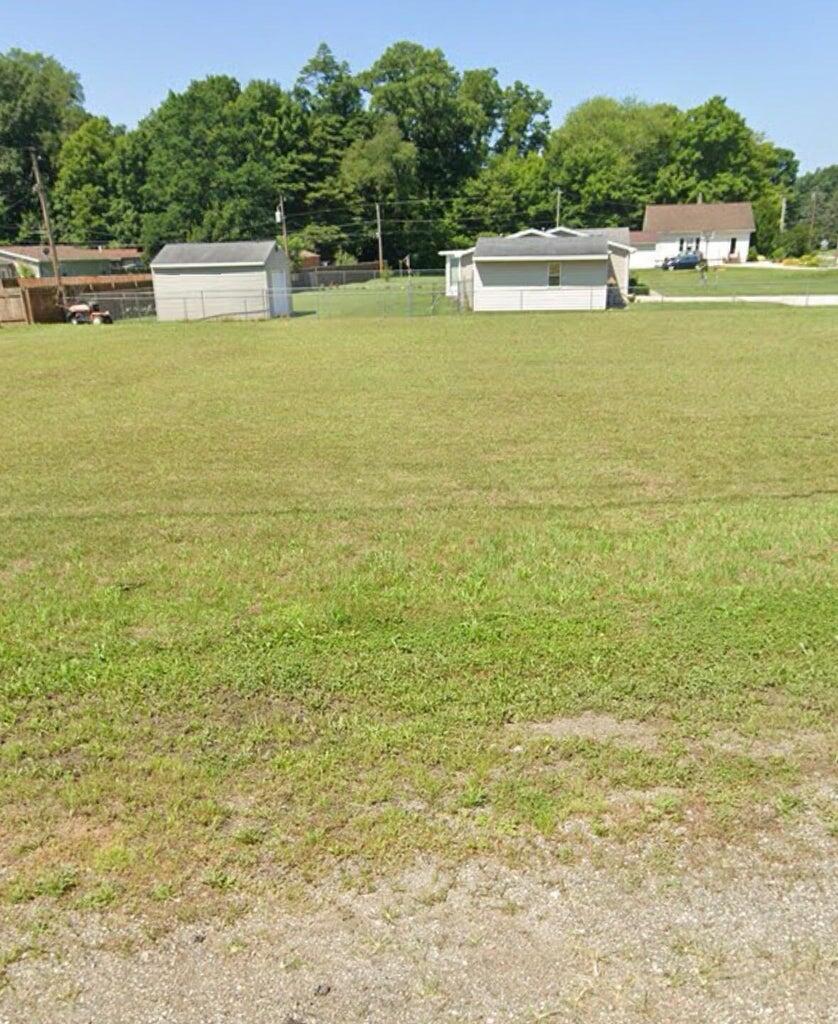 2022 Pipestone Road Property Photo 4