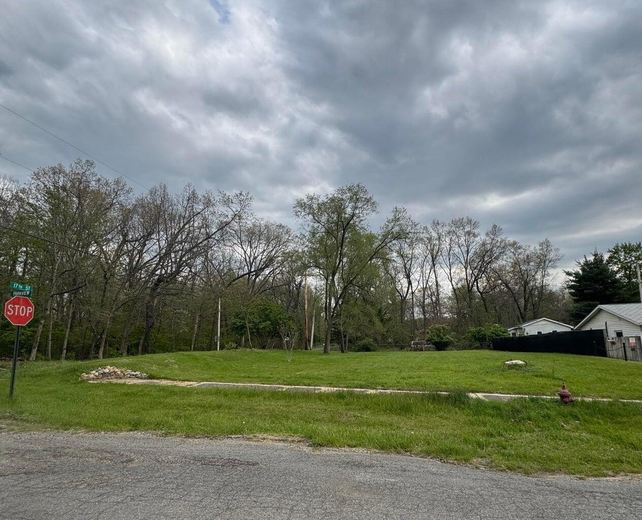 1660 Parkview Drive