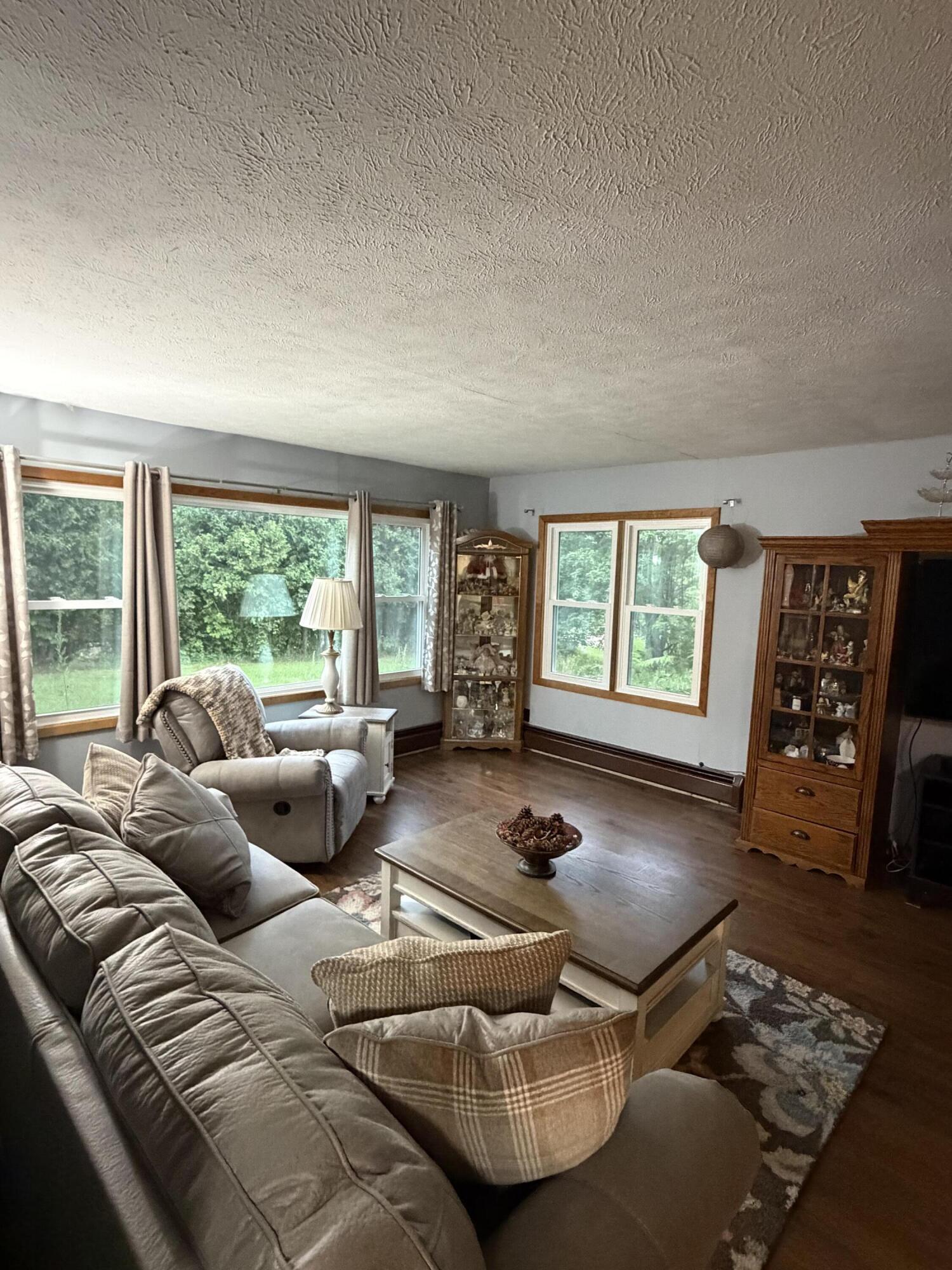 12215 Leonard Road Property Photo 11