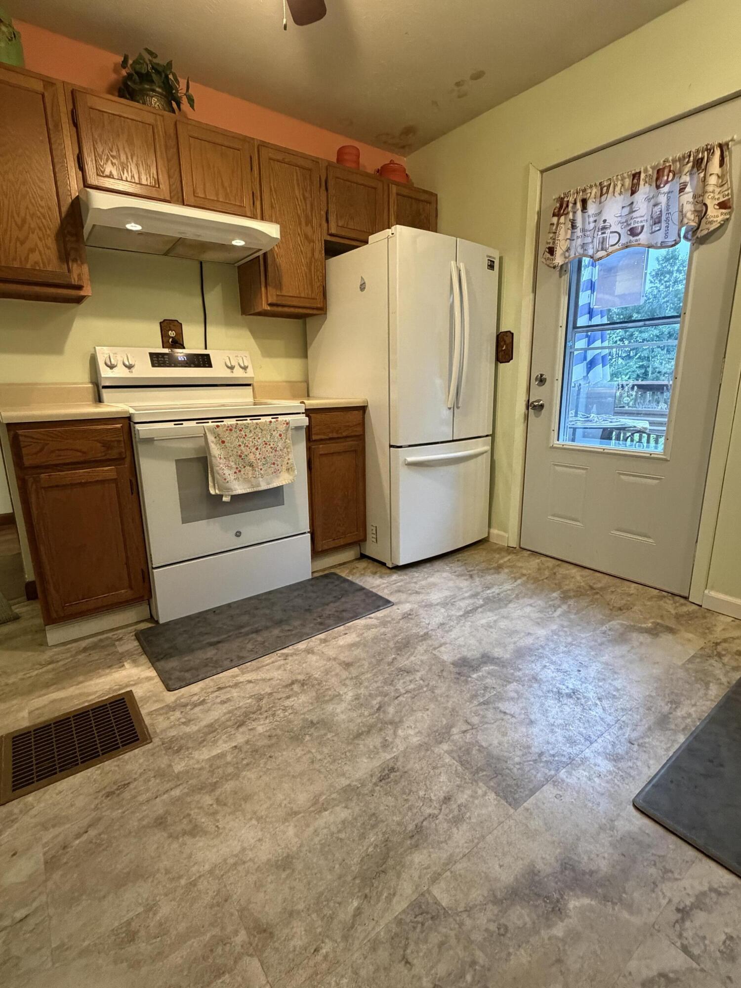 12215 Leonard Road Property Photo 18