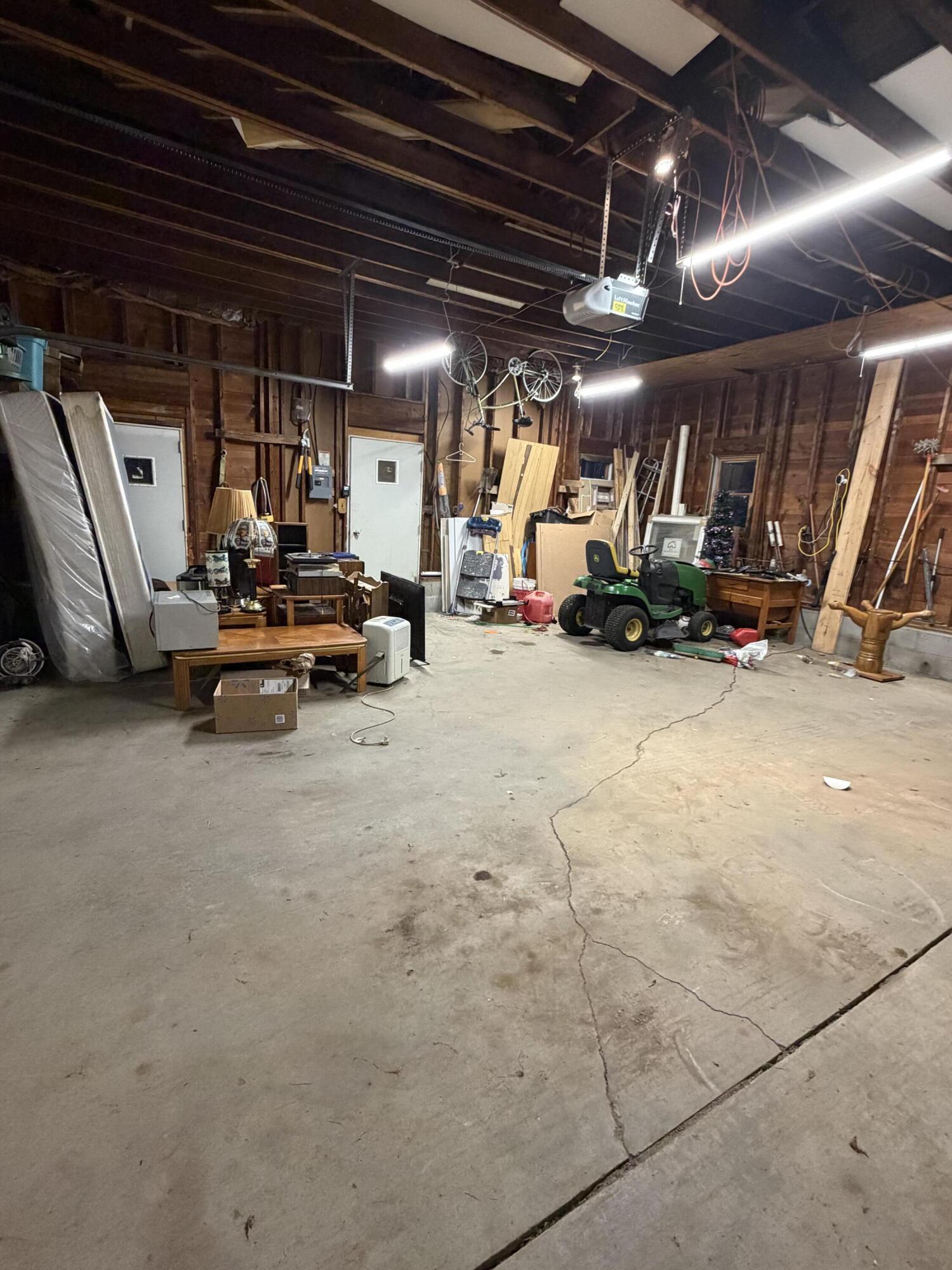 12215 Leonard Road Property Photo 35