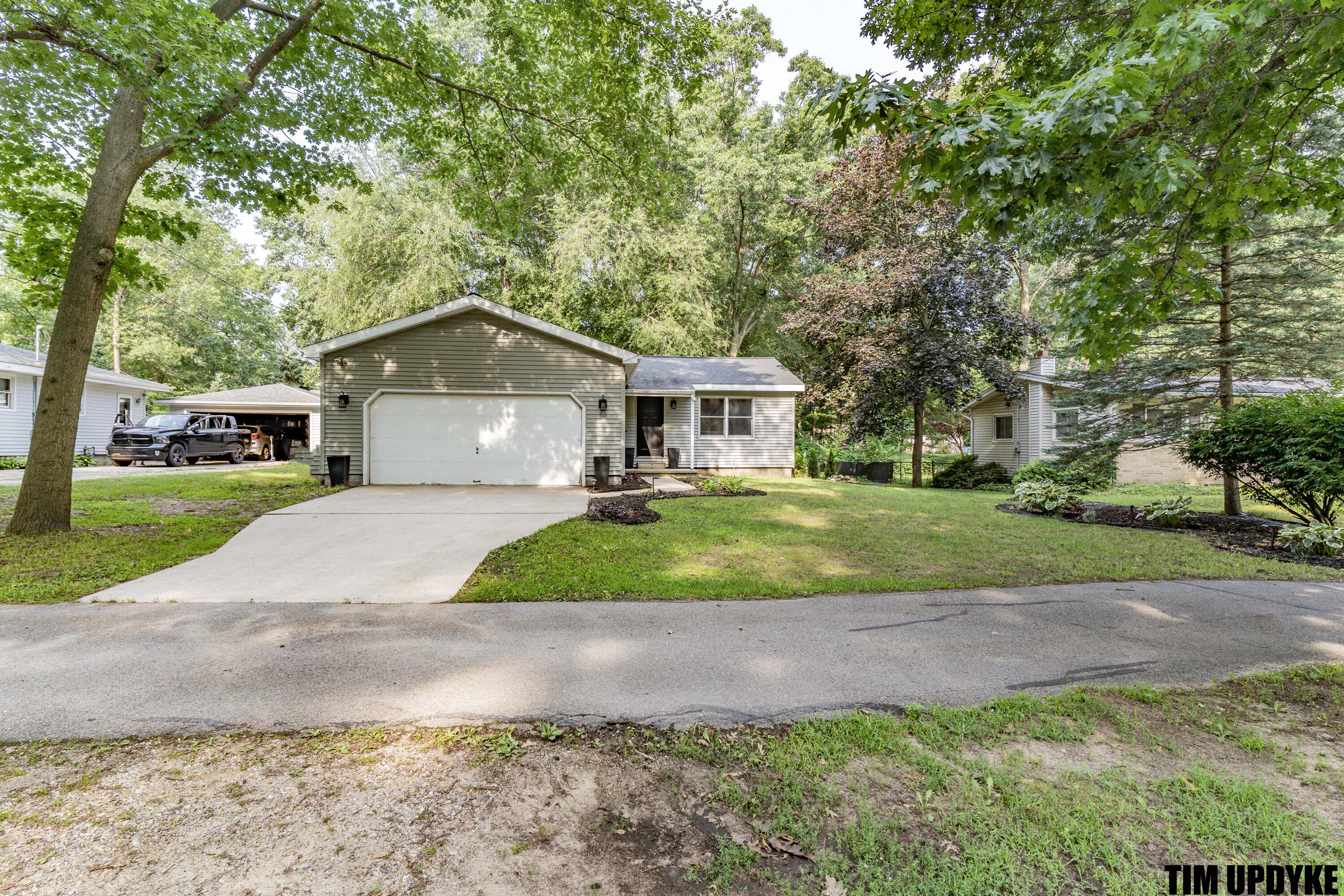 16661 152nd Avenue Property Photo 1
