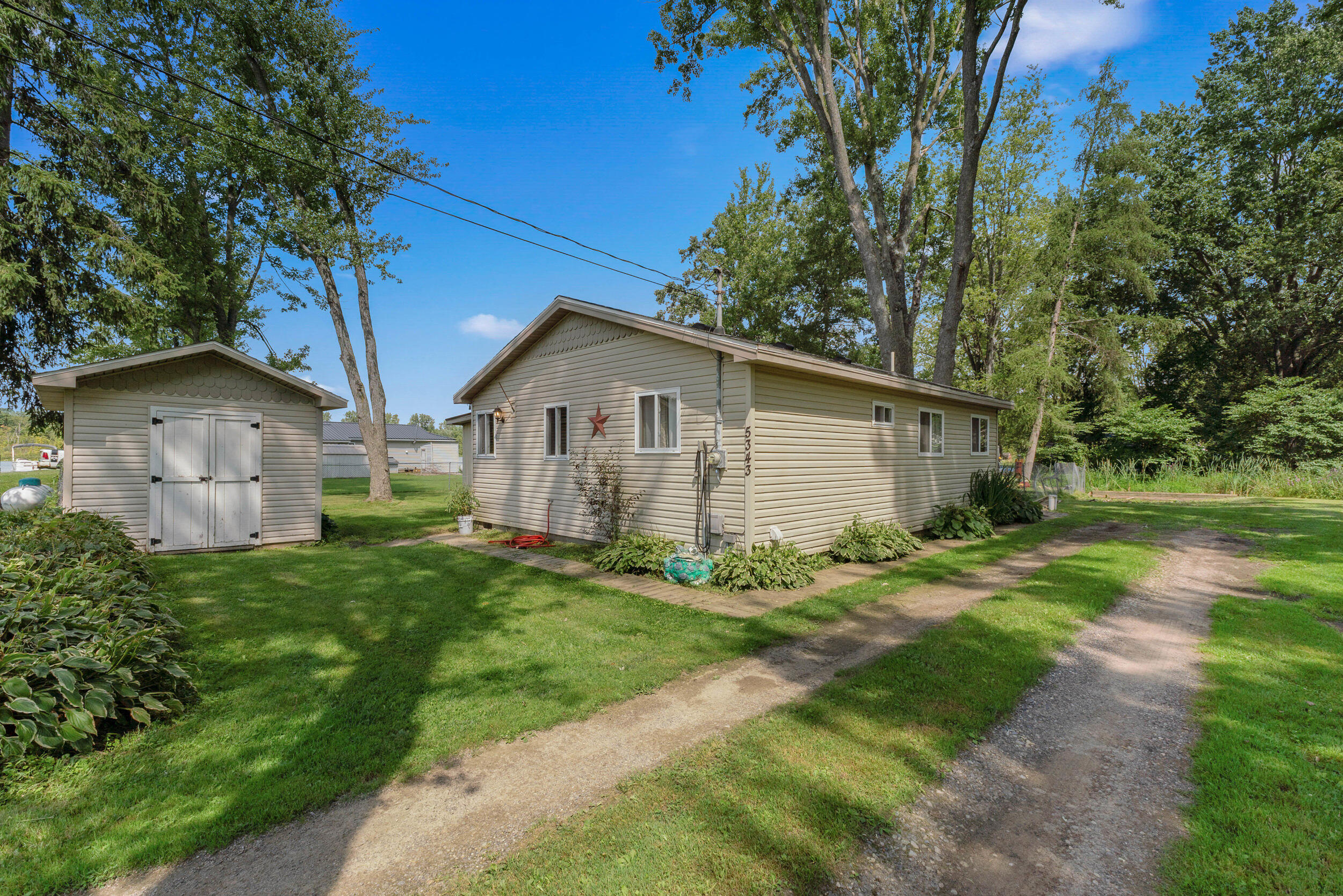 5343 Beverly Drive Property Photo 3