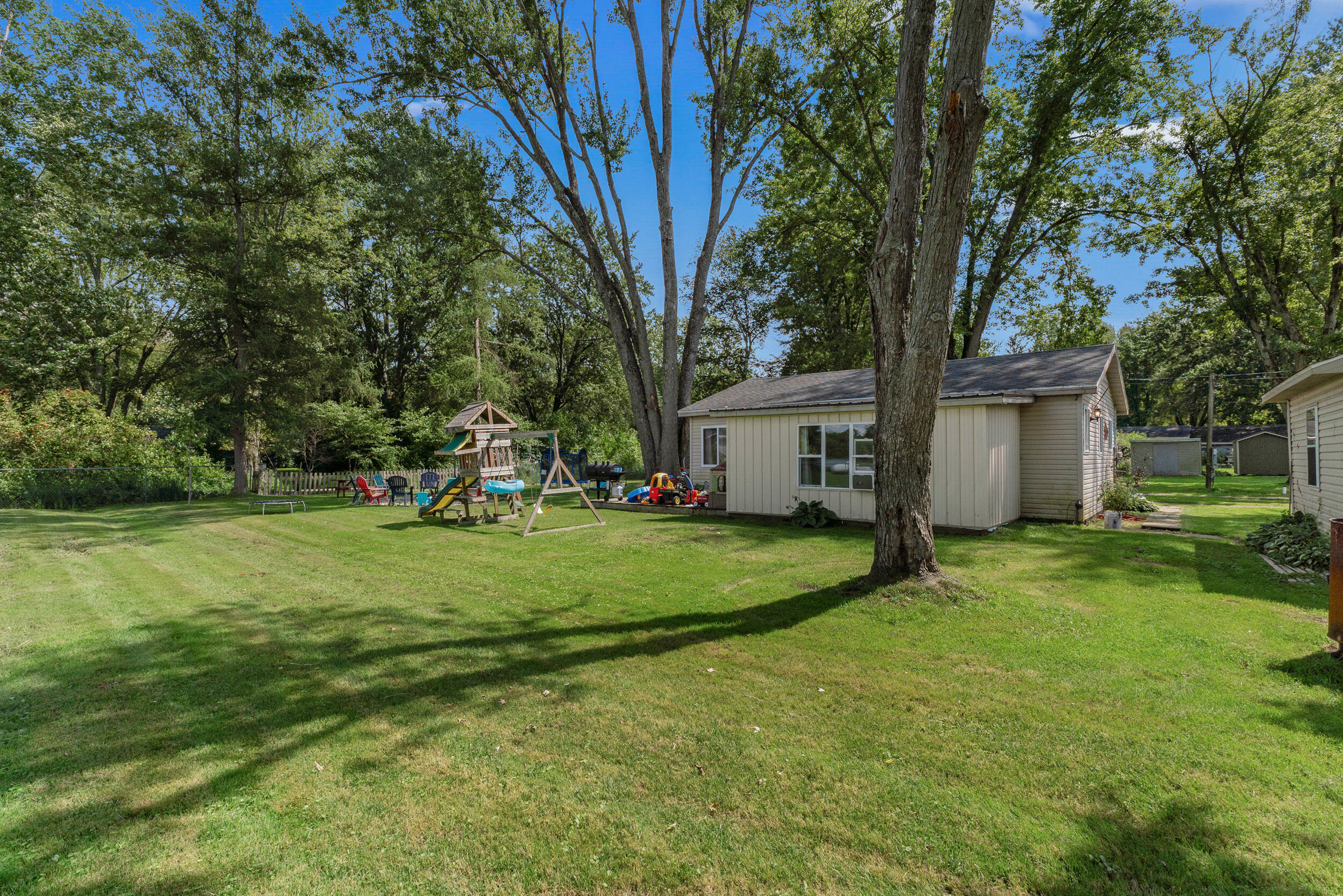 5343 Beverly Drive Property Photo 9