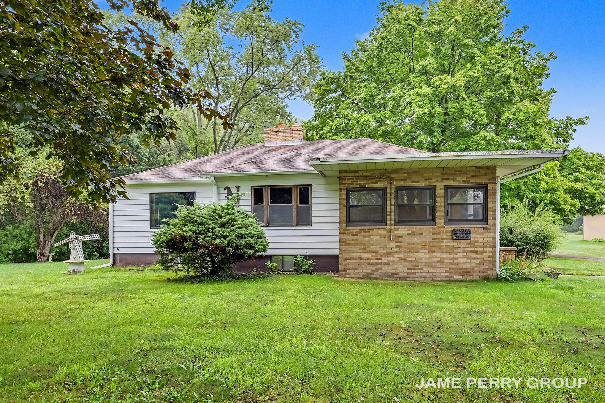 3505 S Sheridan Road Property Photo 1
