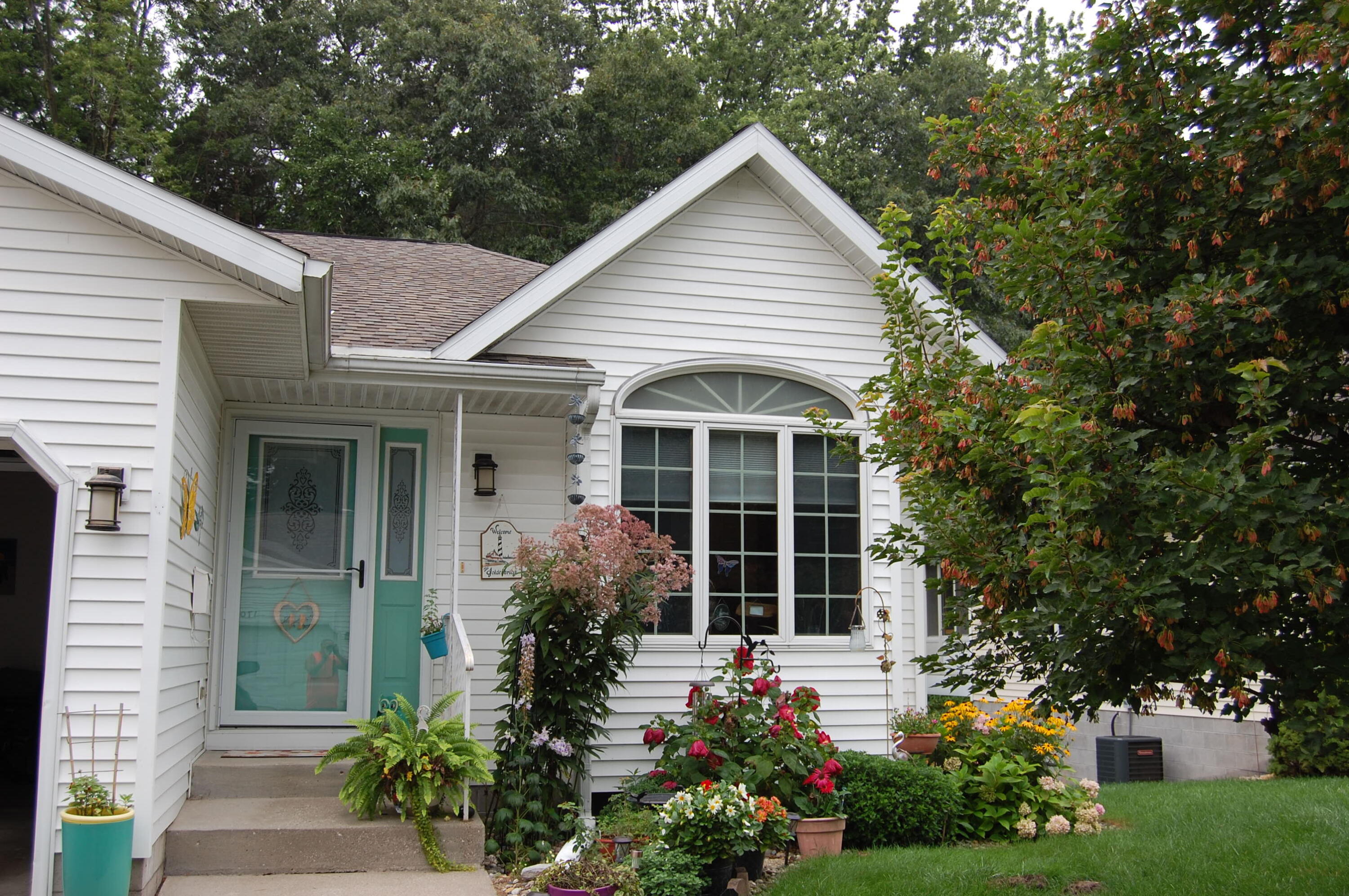 17041 Grandview Drive Property Photo 1