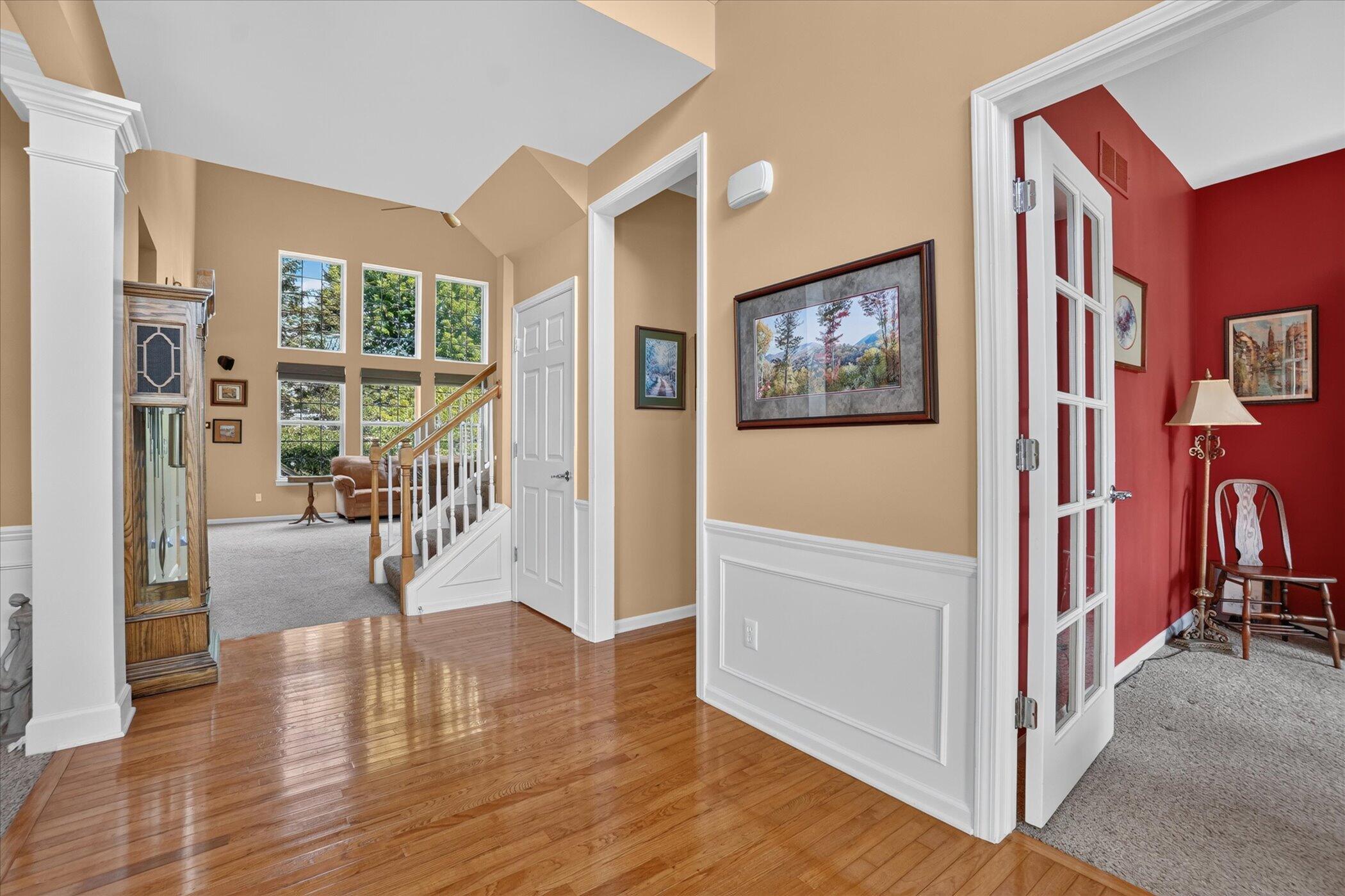 4240 Merriman Loop Property Photo 8