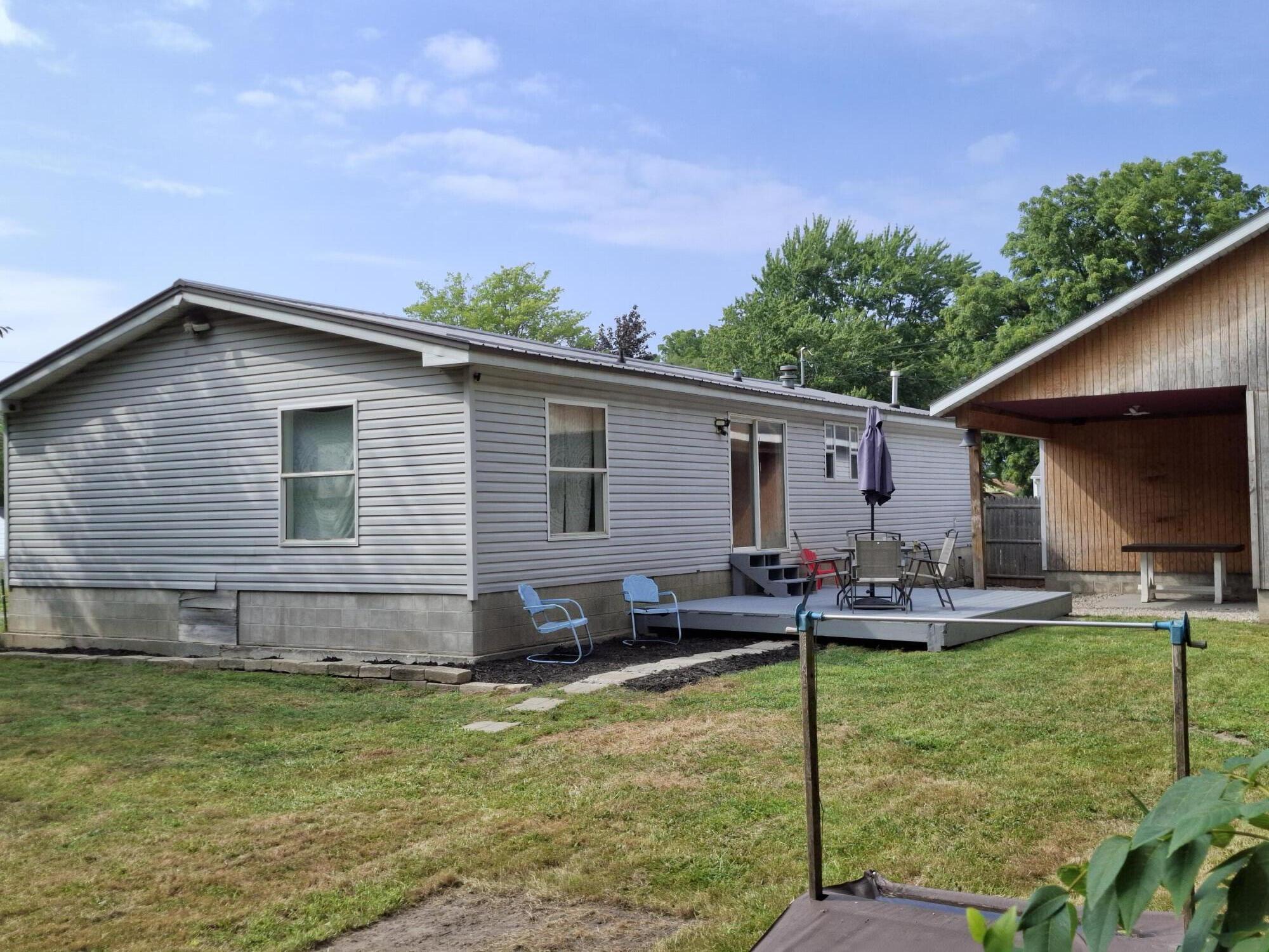 931 W Barney Avenue Property Photo 3