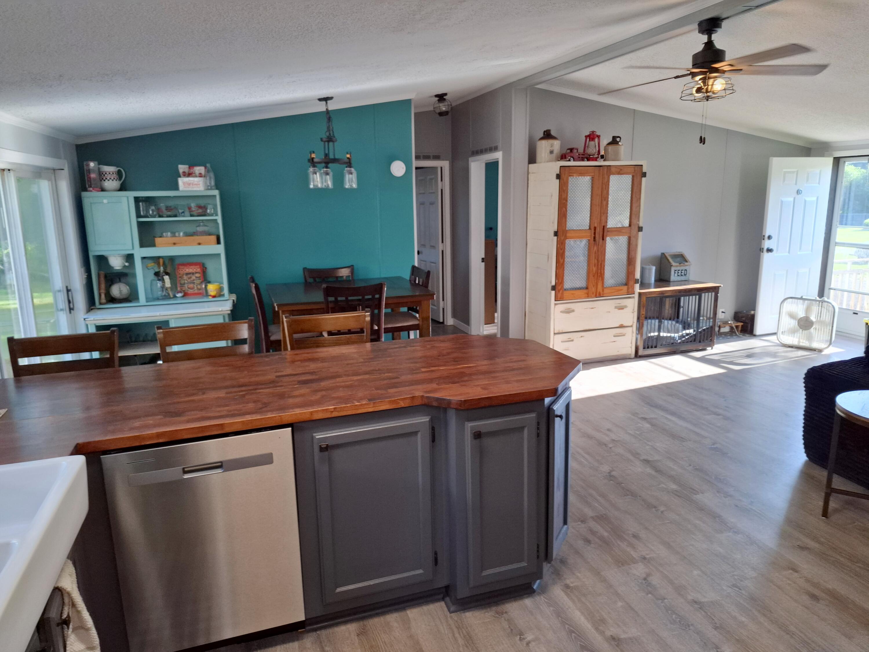 931 W Barney Avenue Property Photo 15
