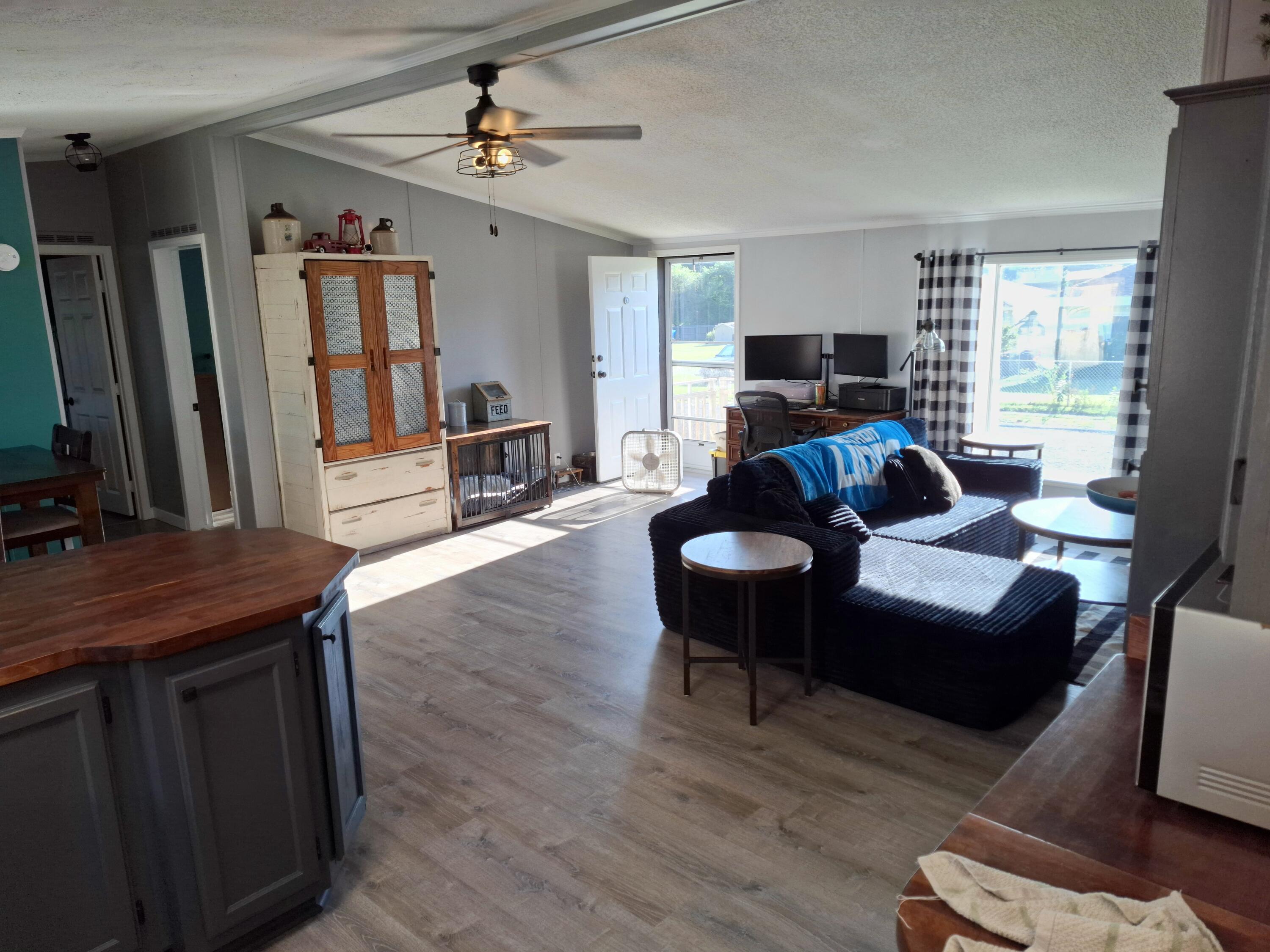 931 W Barney Avenue Property Photo 21