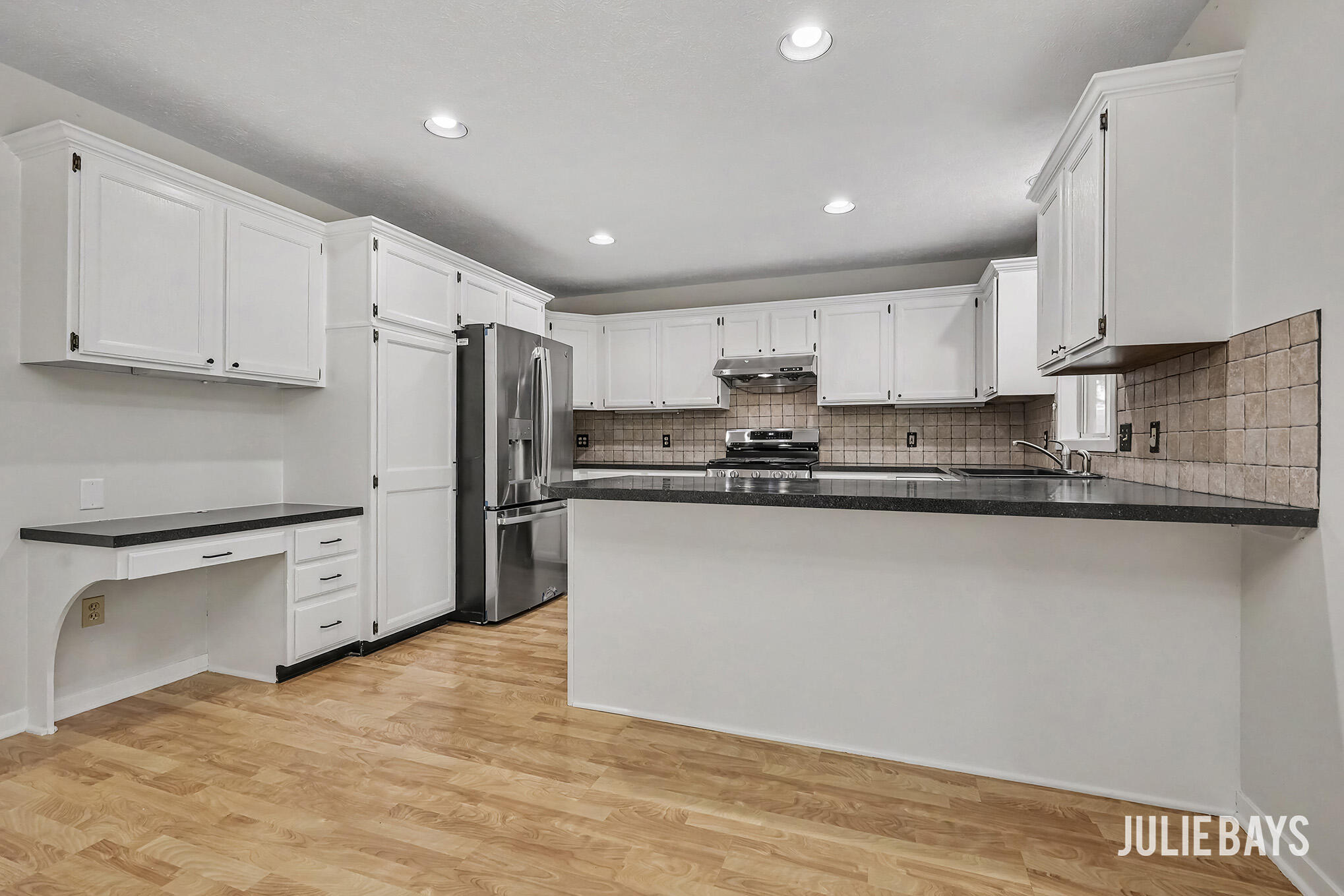 6631 Runway Court Sw Property Photo 6