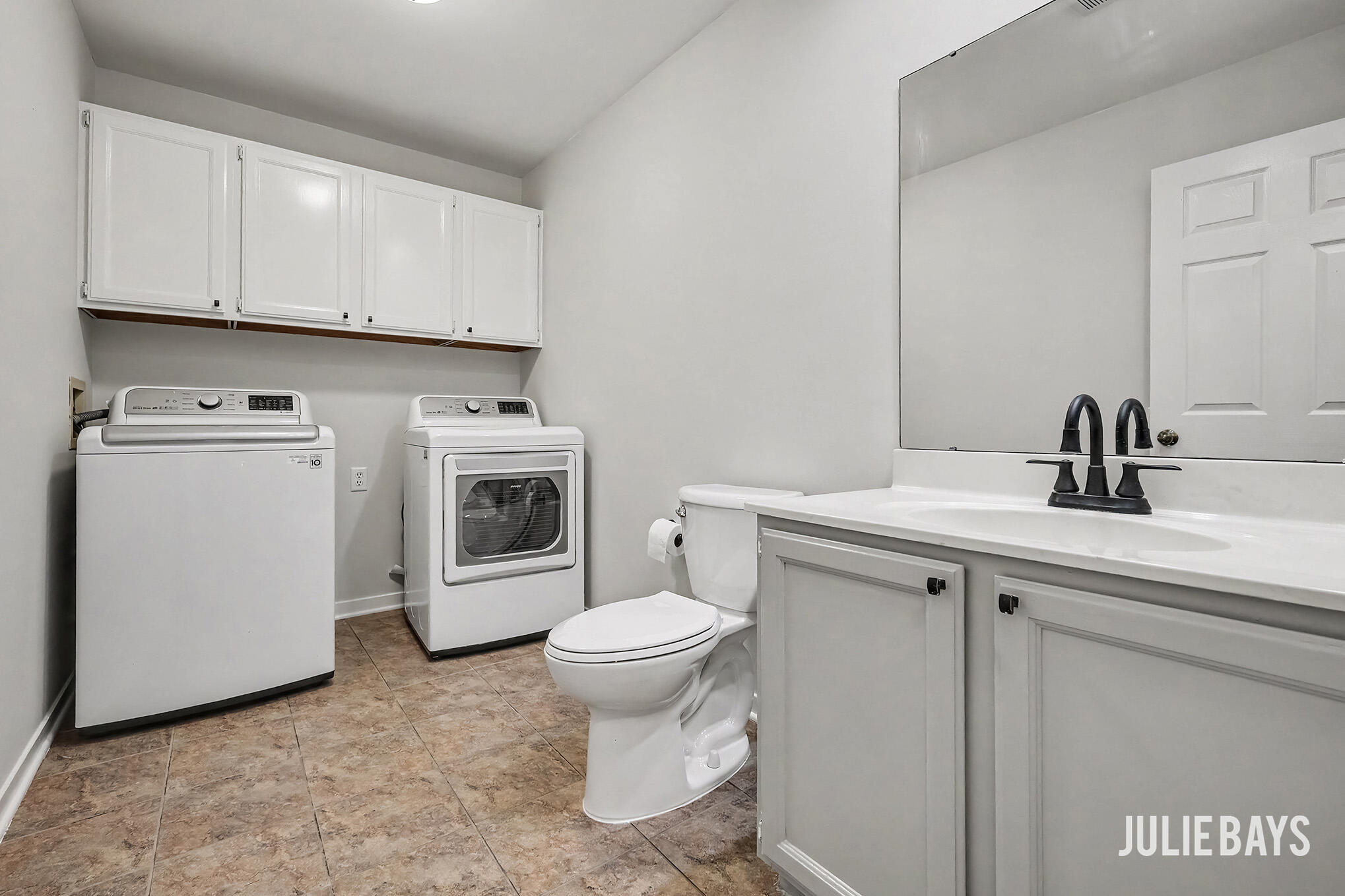 6631 Runway Court Sw Property Photo 9