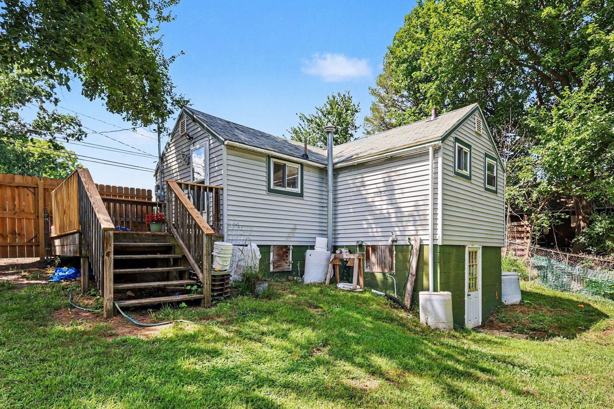 2347 Lansing Avenue Property Photo 3